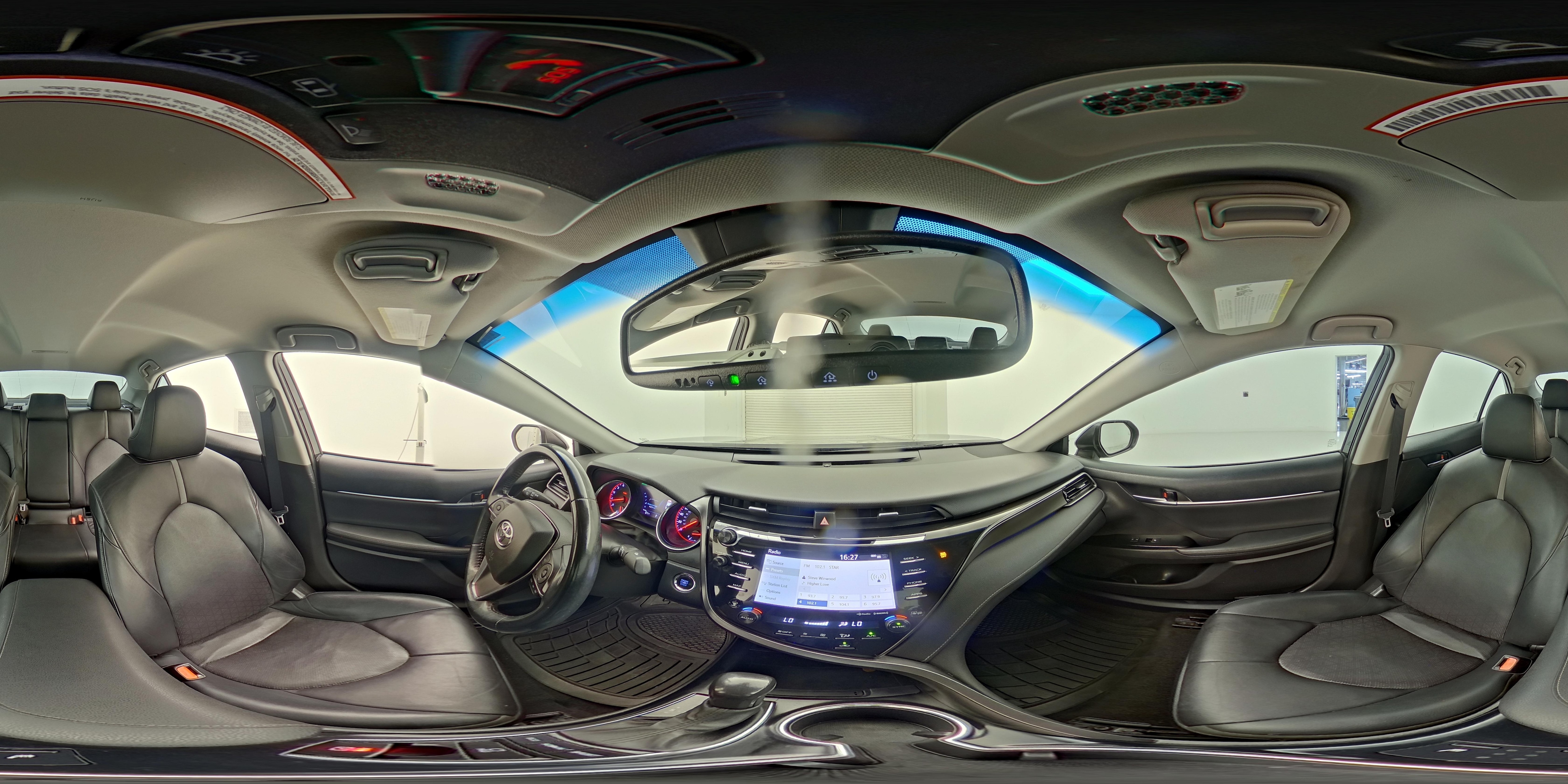 2020 Toyota Camry XSE - Photo 24