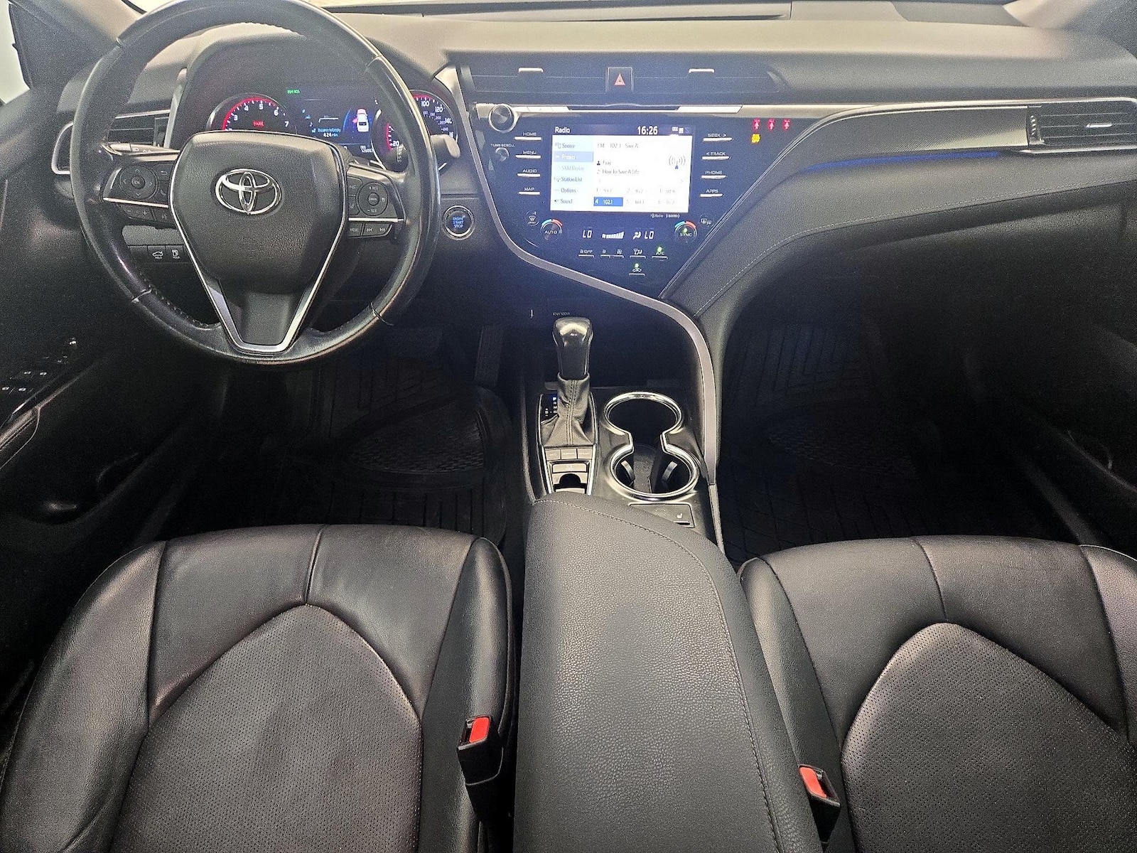 2020 Toyota Camry XSE - Photo 10
