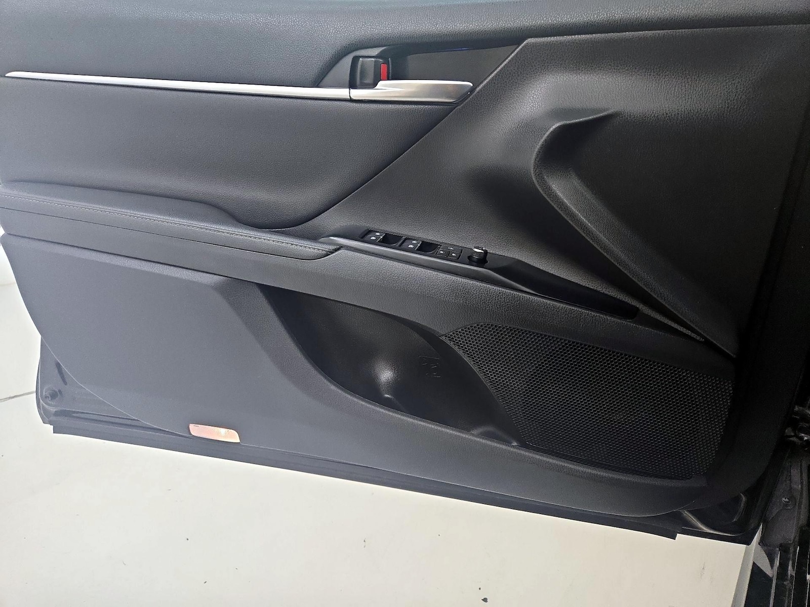 2020 Toyota Camry XSE - Photo 13