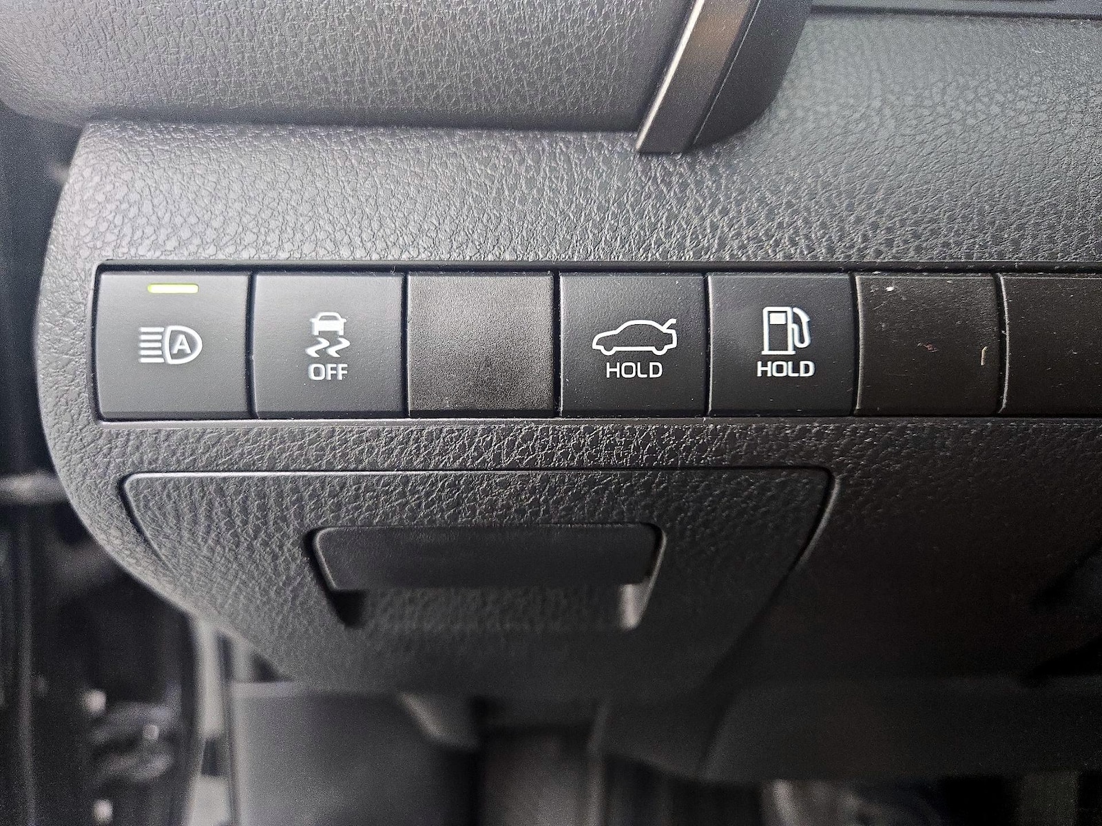 2020 Toyota Camry XSE - Photo 14
