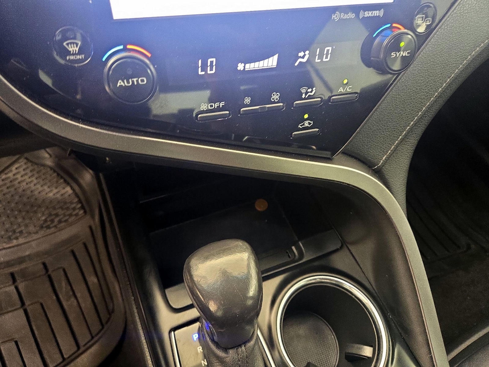 2020 Toyota Camry XSE - Photo 17