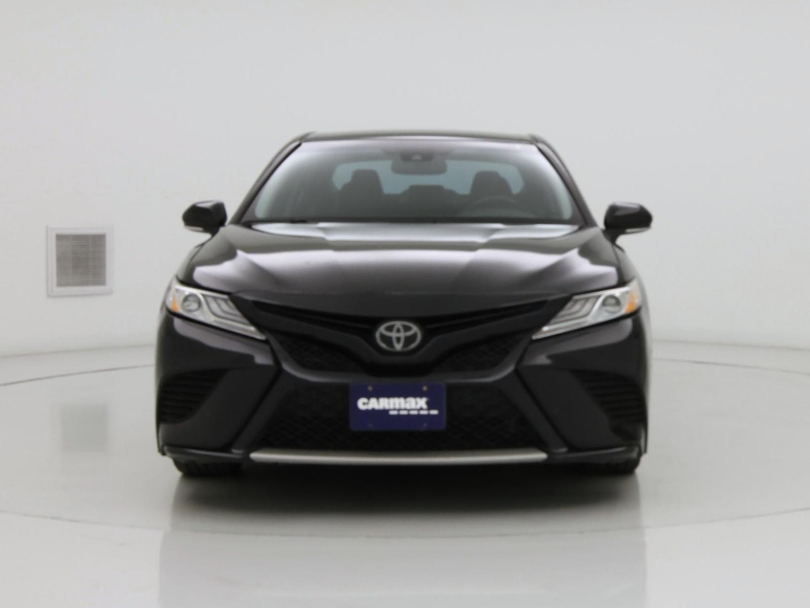 2020 Toyota Camry XSE - Photo 6