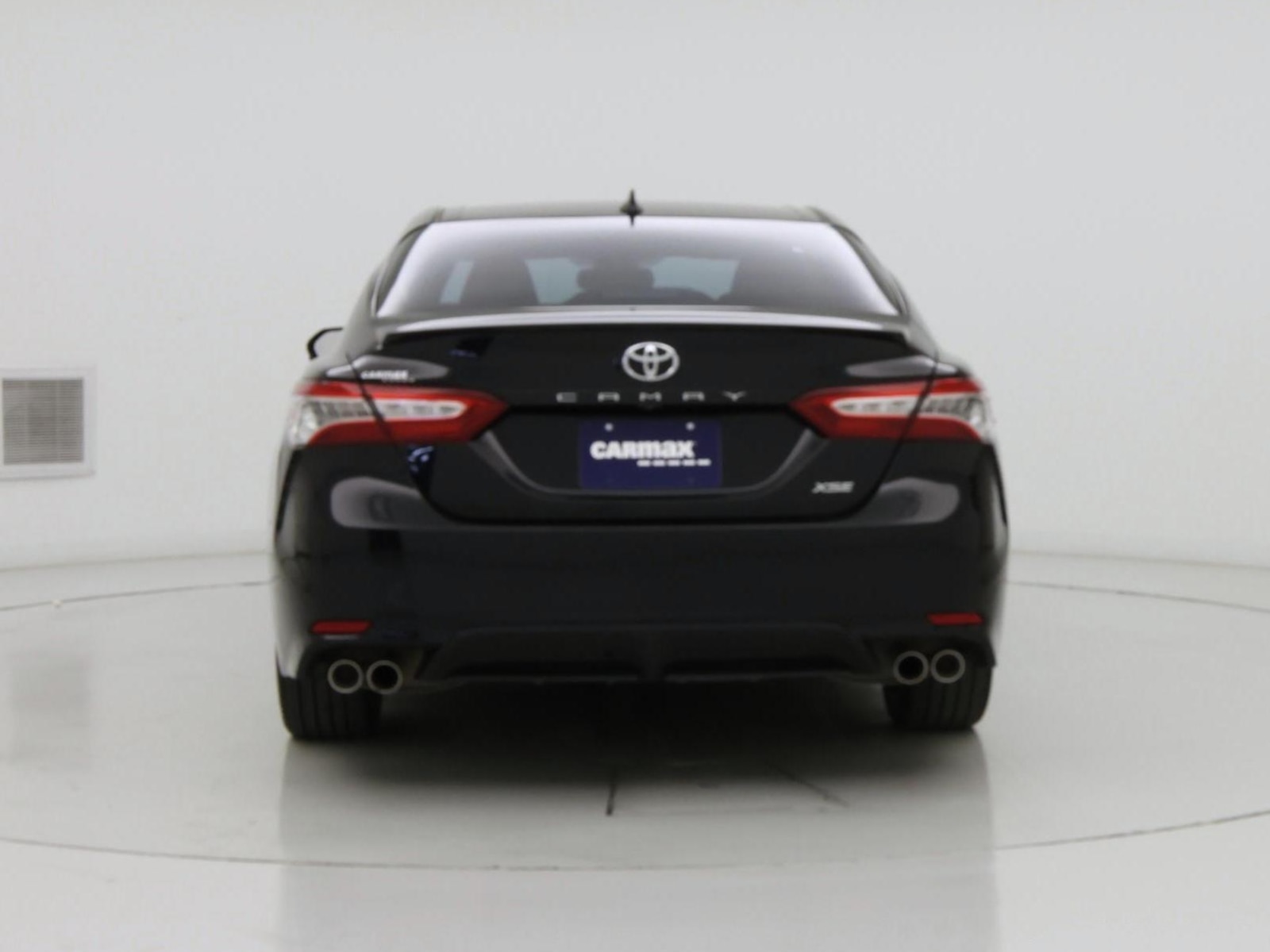 2020 Toyota Camry XSE - Photo 7