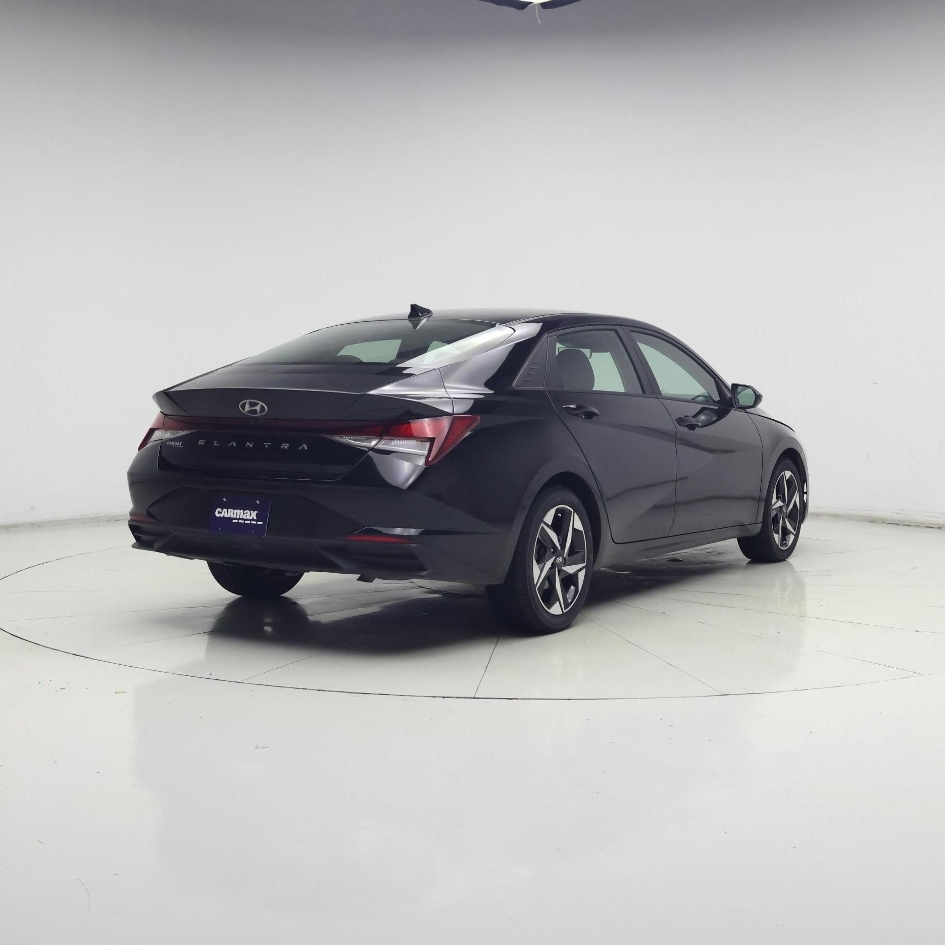 Thumbnail: 2023 Hyundai Elantra - 8