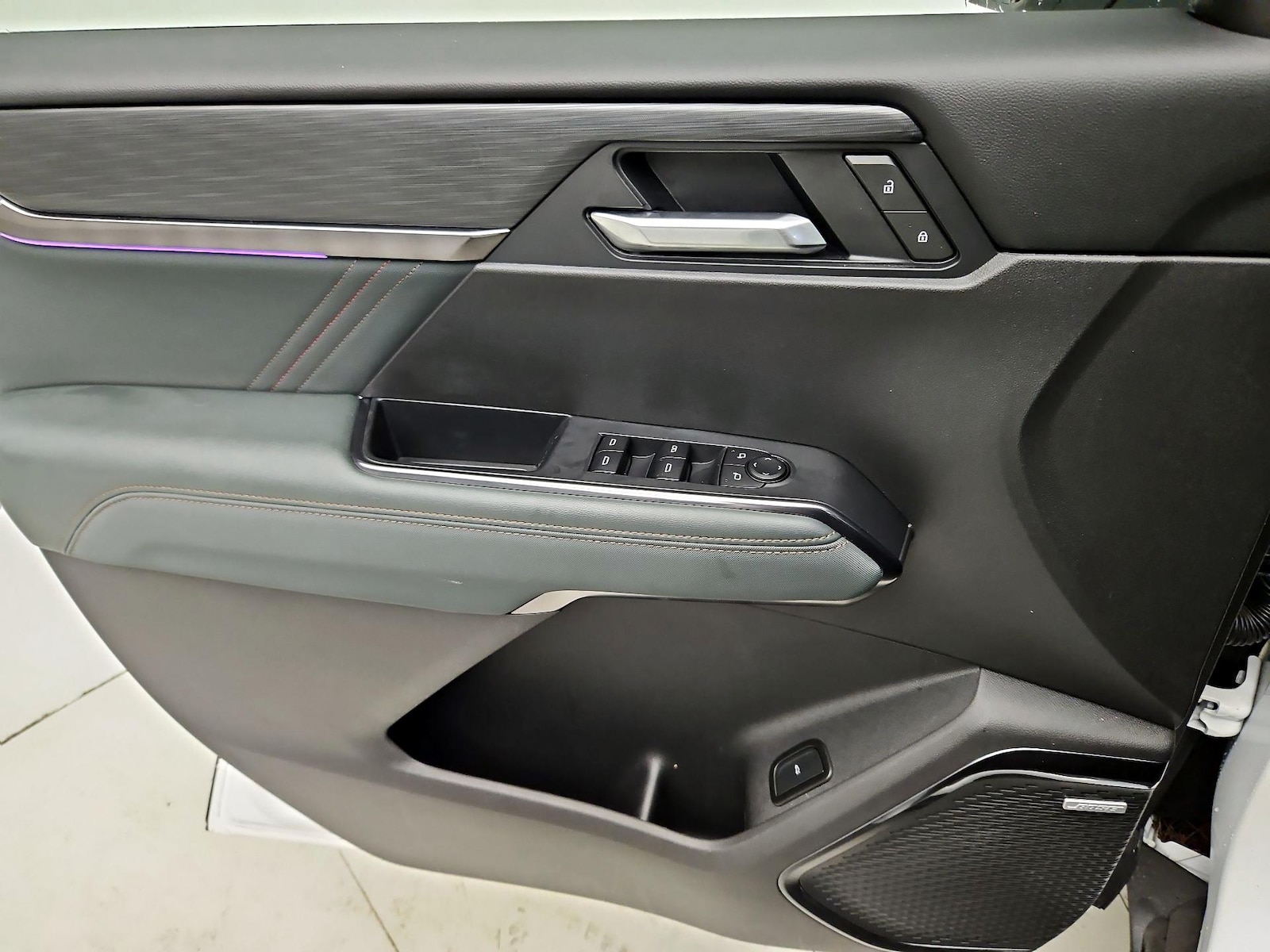 2025 GMC Acadia AT4 - Photo 13
