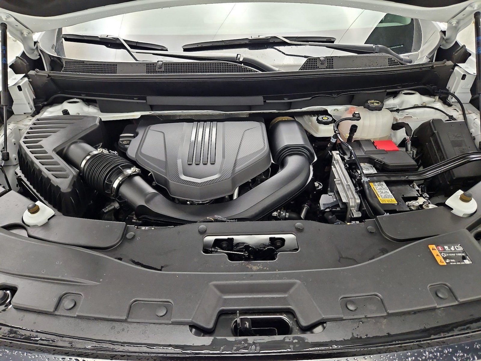 2025 GMC Acadia AT4 - Photo 24
