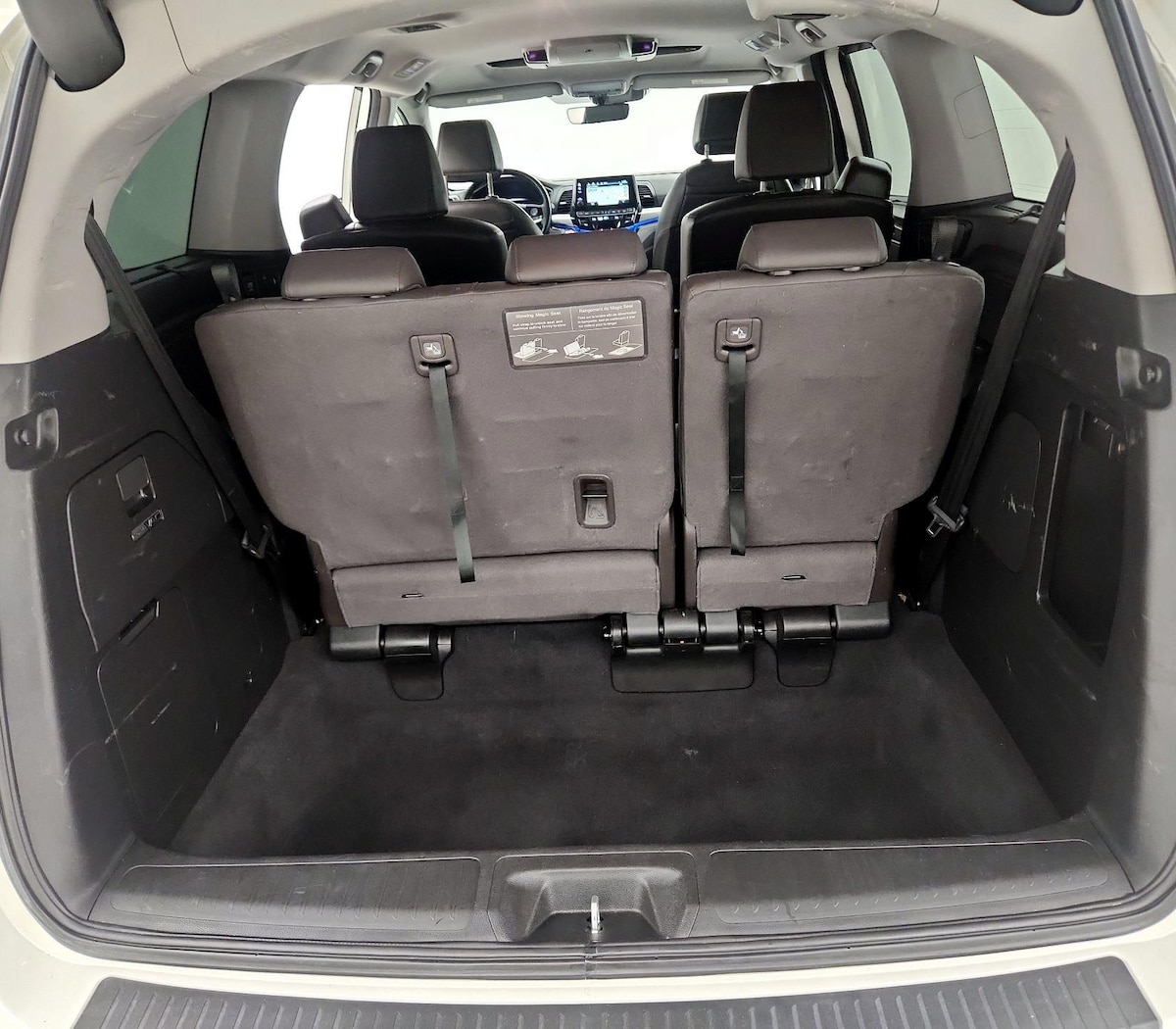 Trunk/Cargo (Seats Up)