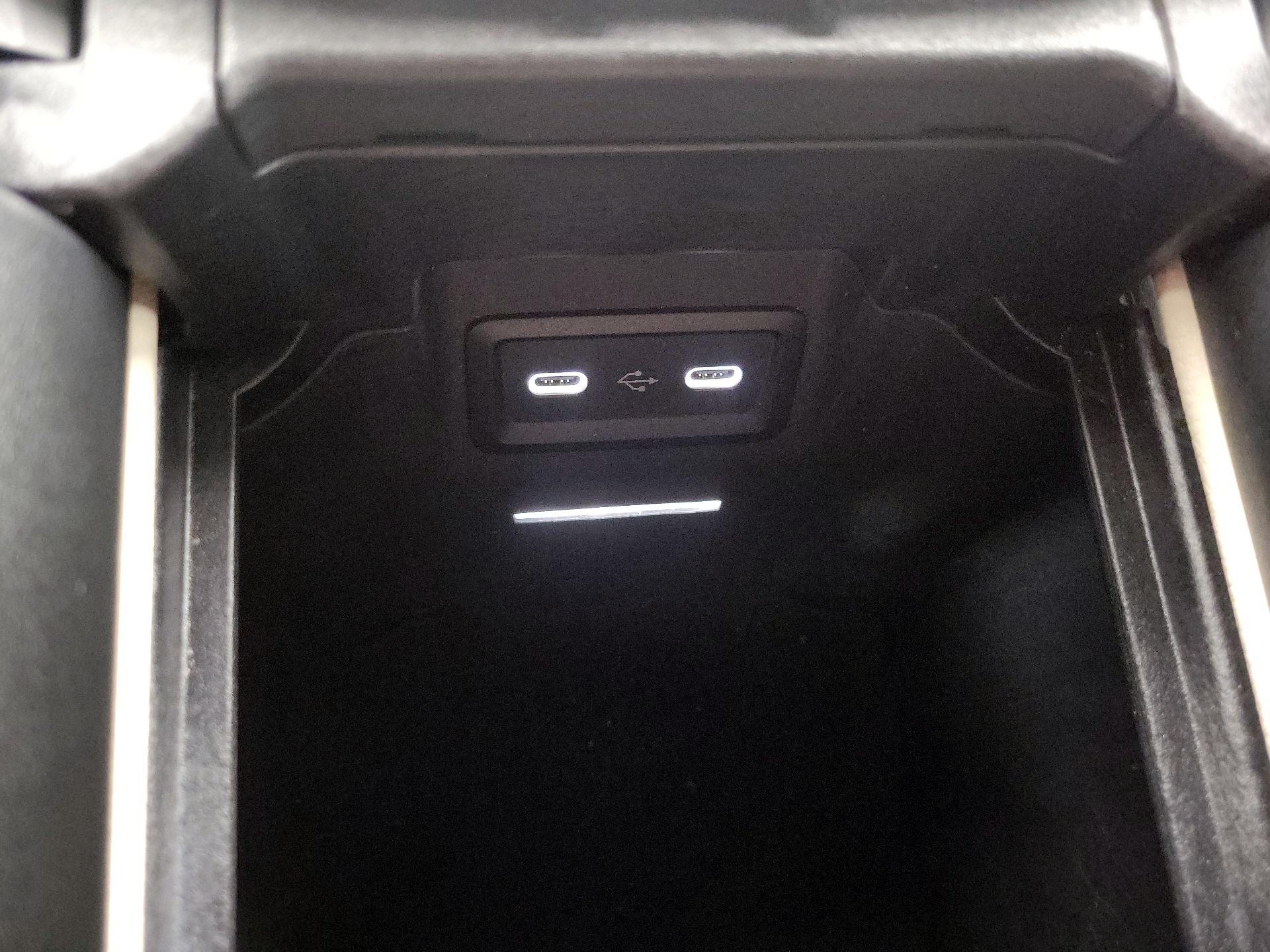 Thumbnail: 2023 Mercedes-Benz GLC - 19