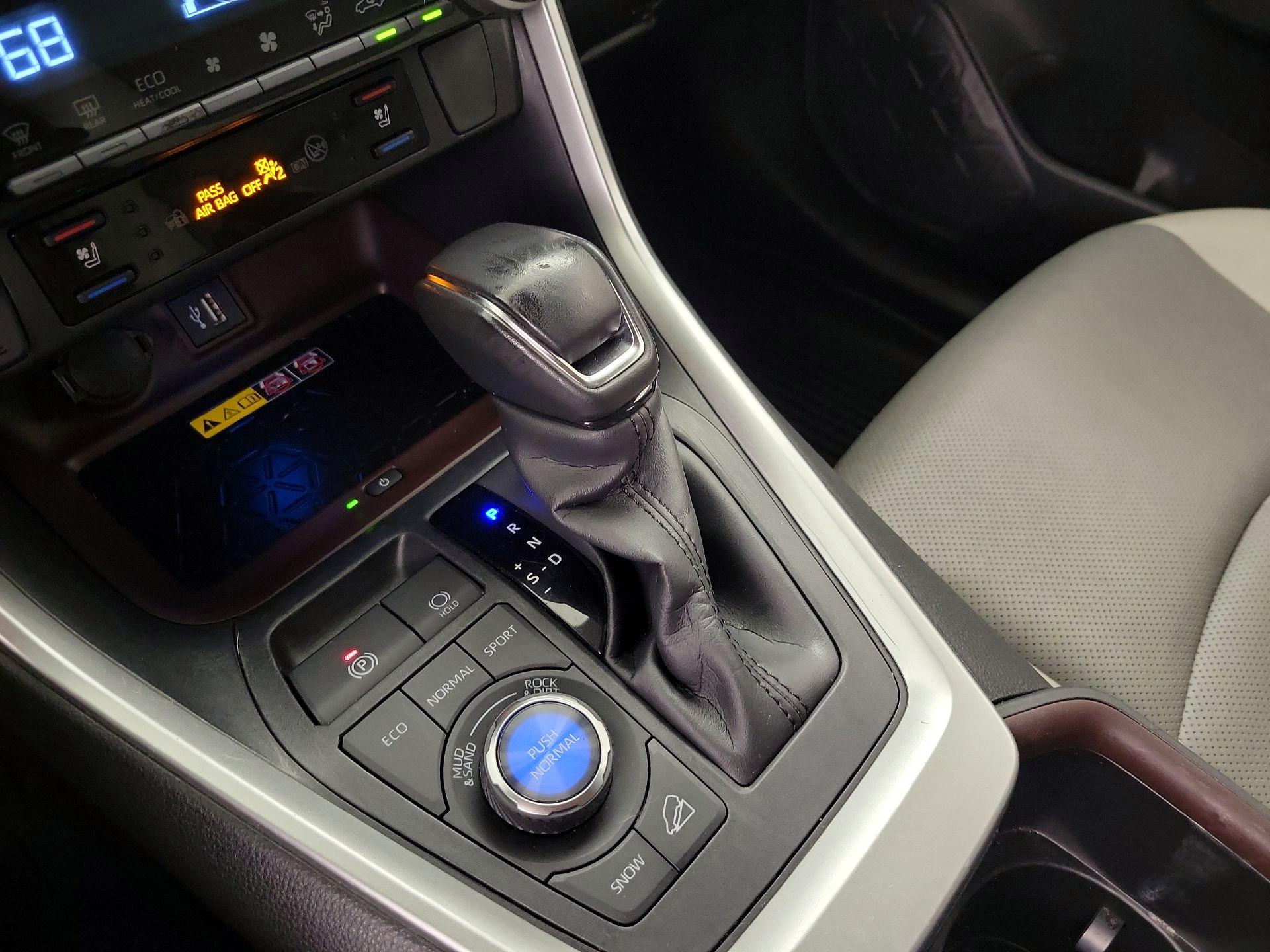 Thumbnail: 2023 Toyota RAV4 - 17