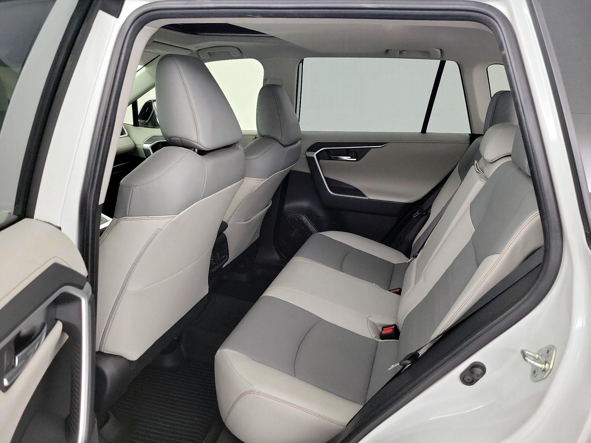 Thumbnail: 2023 Toyota RAV4 - 20