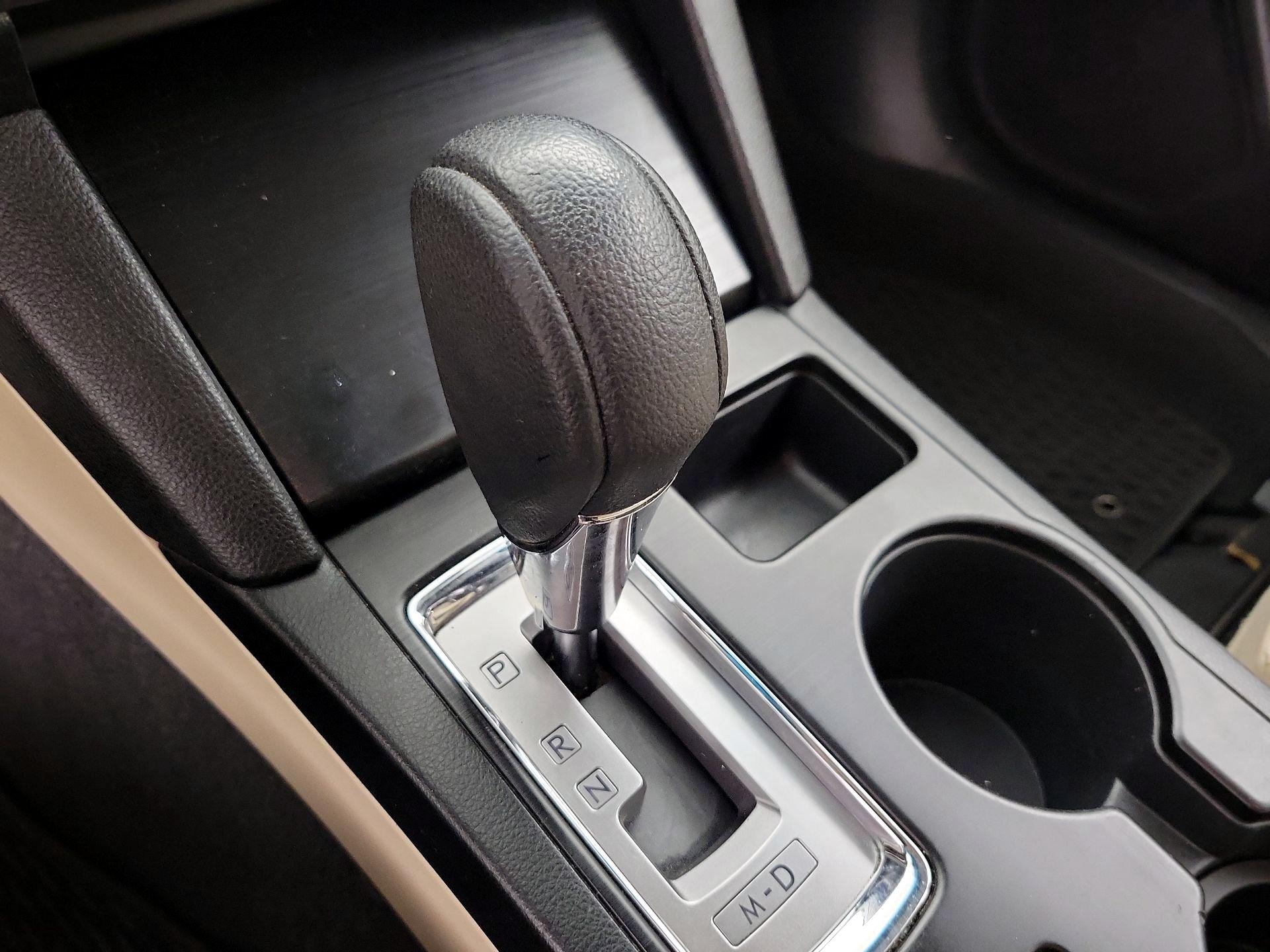 Thumbnail: 2016 Subaru Outback - 17