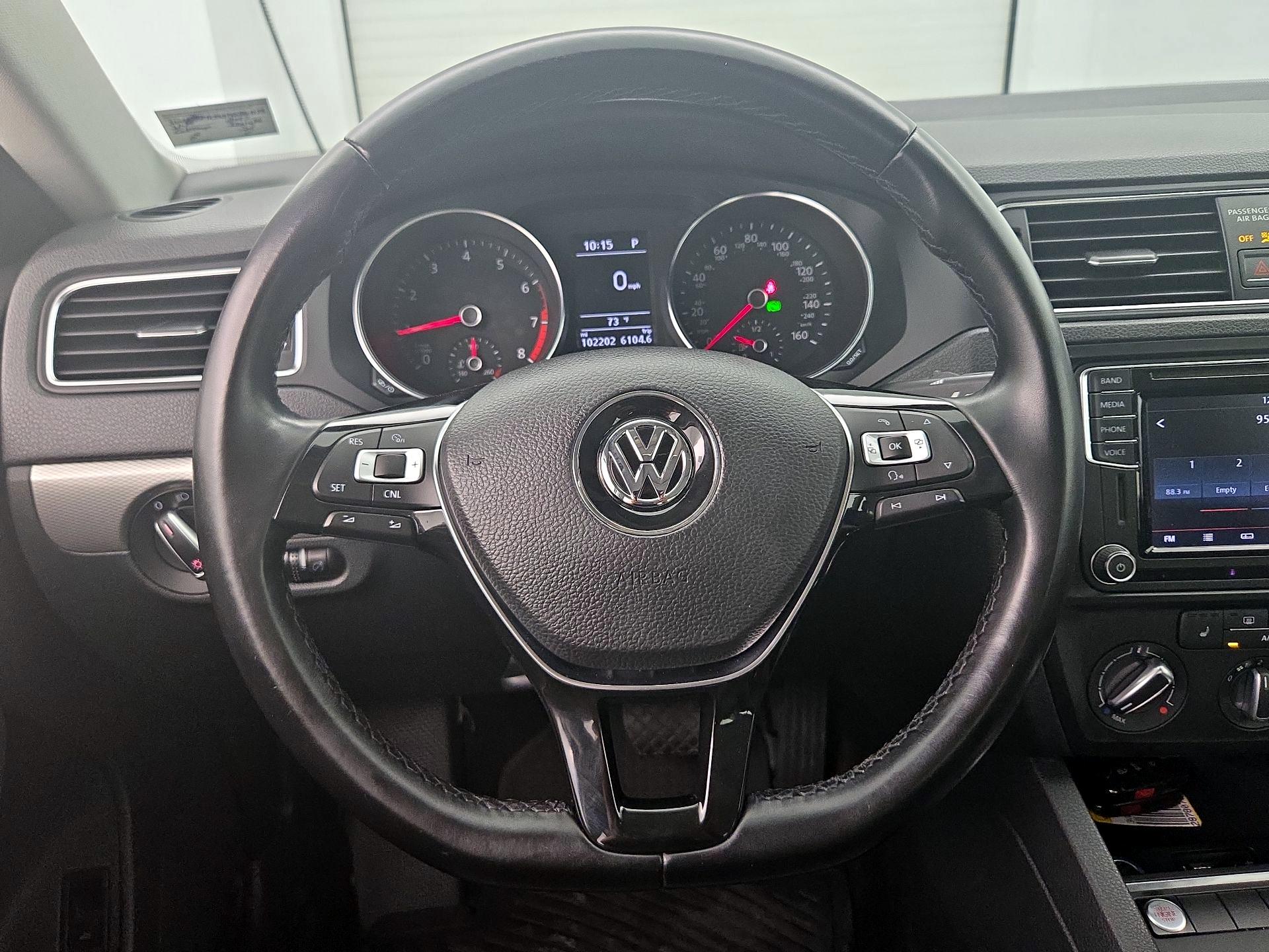 Thumbnail: 2017 Volkswagen Jetta - 10