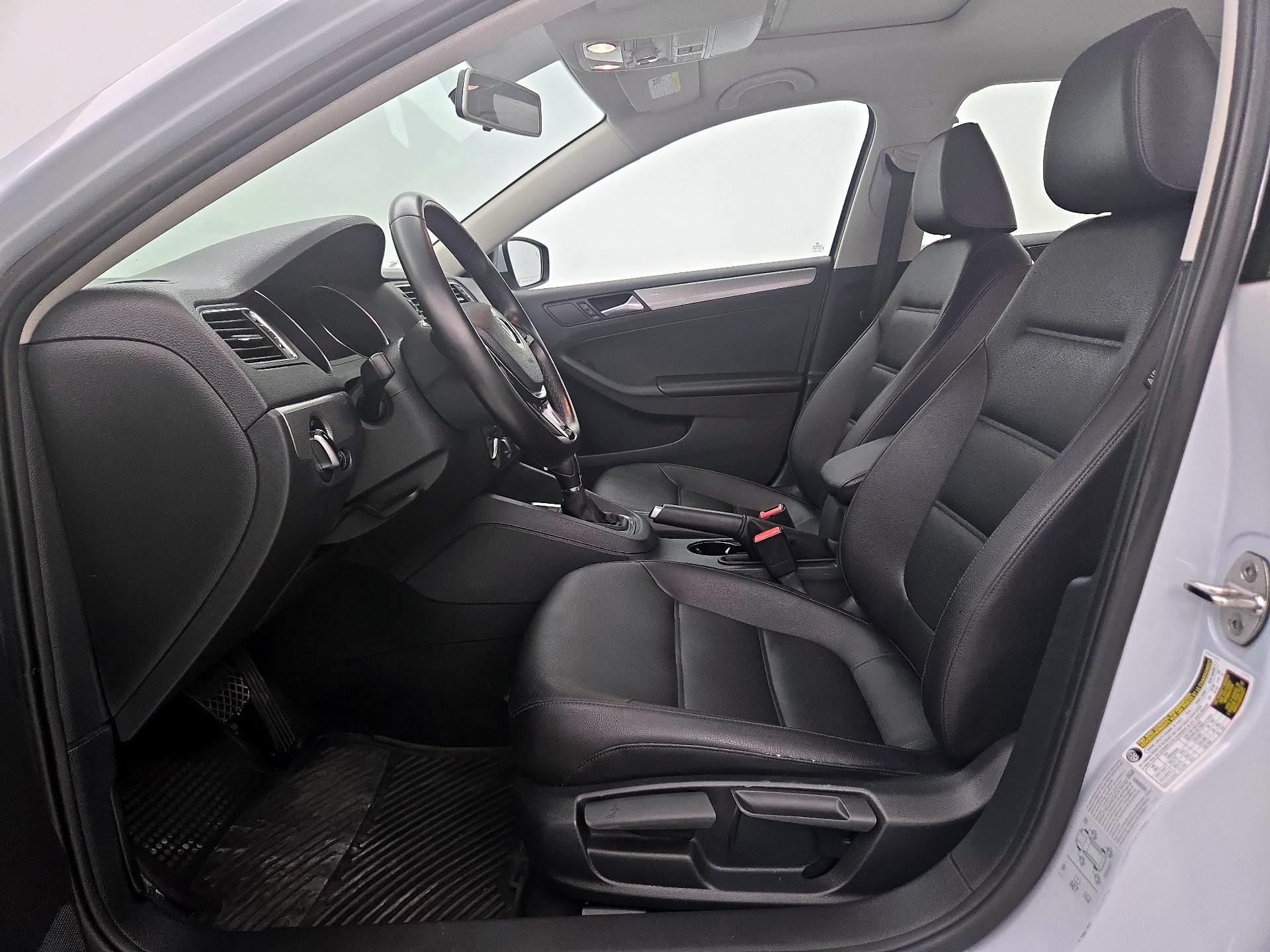 Thumbnail: 2017 Volkswagen Jetta - 11