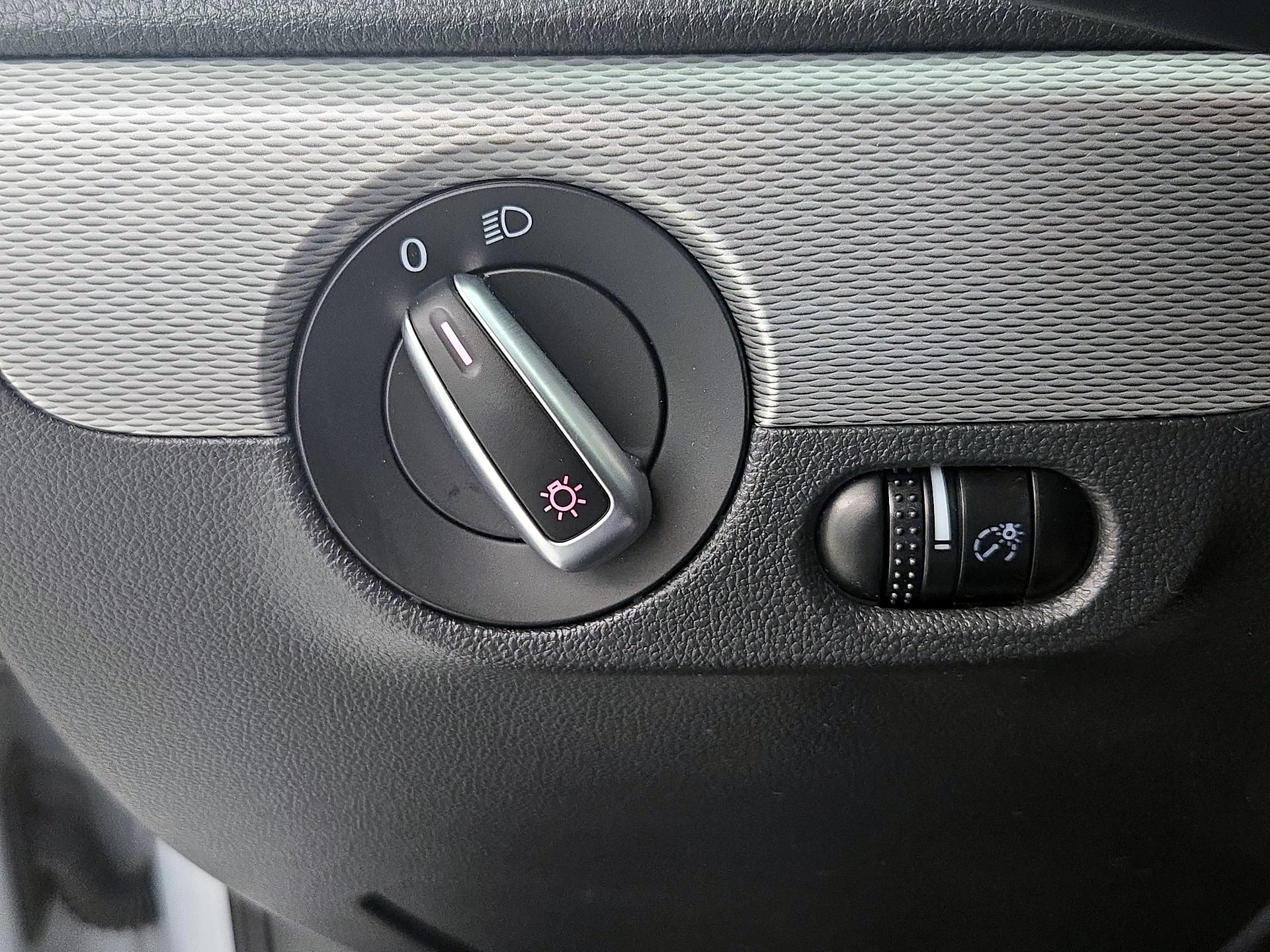 Thumbnail: 2017 Volkswagen Jetta - 13