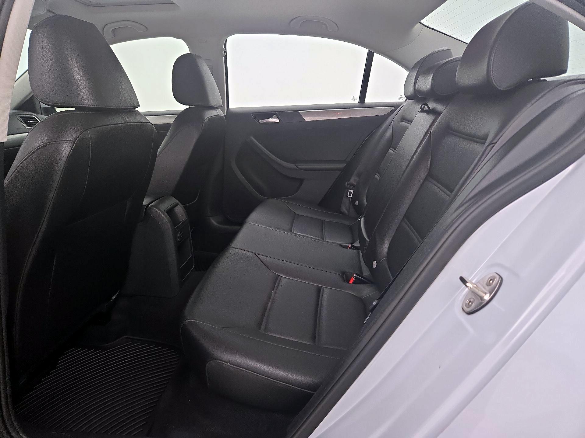 Thumbnail: 2017 Volkswagen Jetta - 20