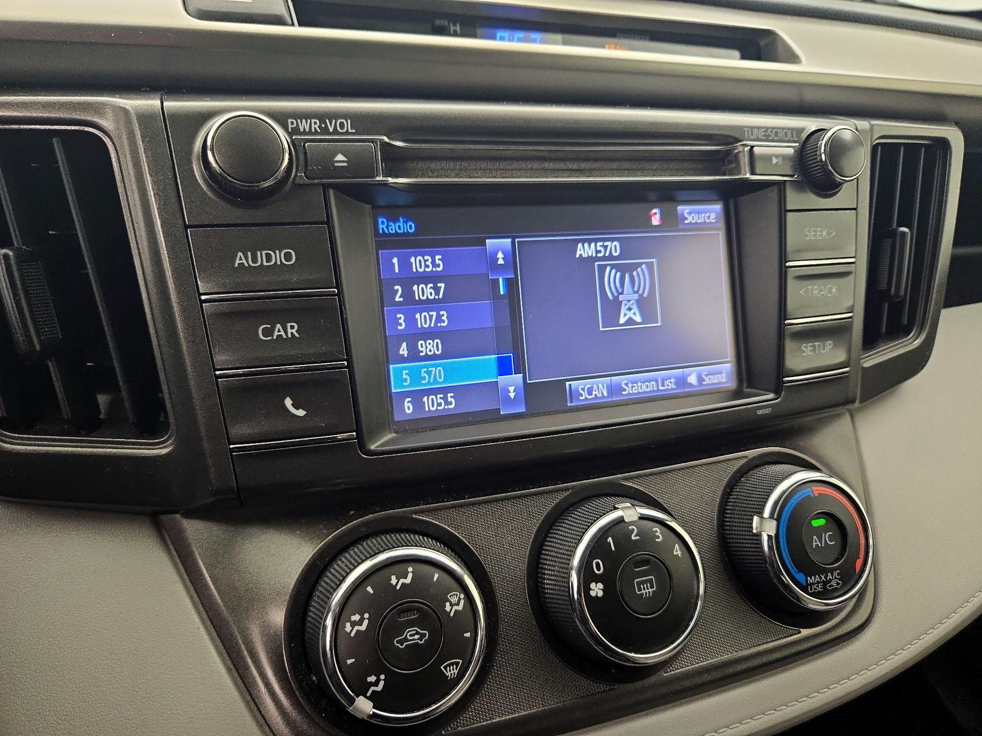 Thumbnail: 2015 Toyota RAV4 - 15