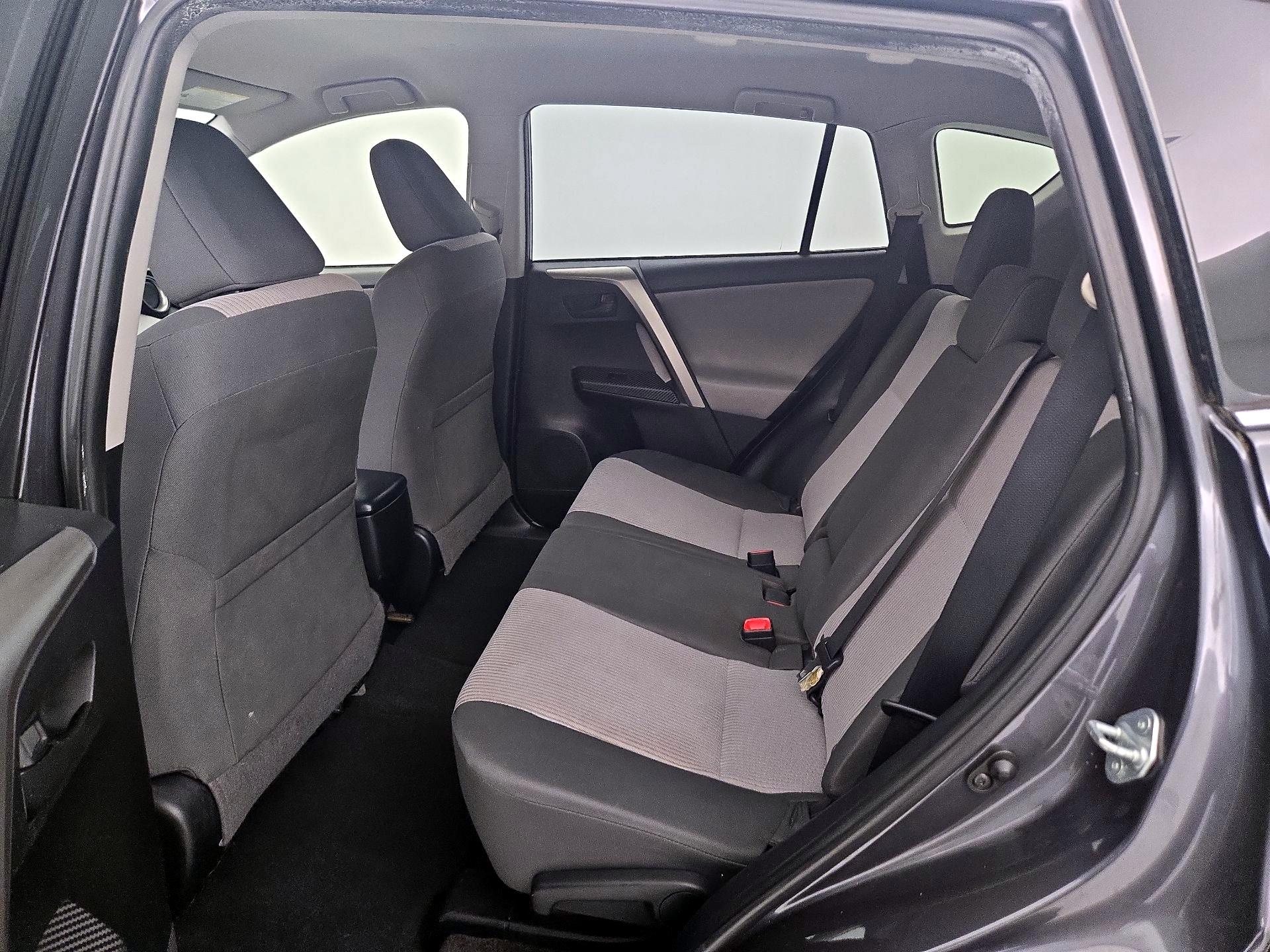 Thumbnail: 2015 Toyota RAV4 - 19