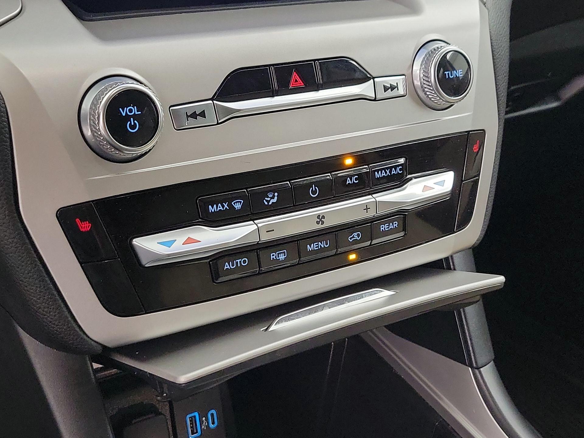 Thumbnail: 2022 Ford Explorer - 16