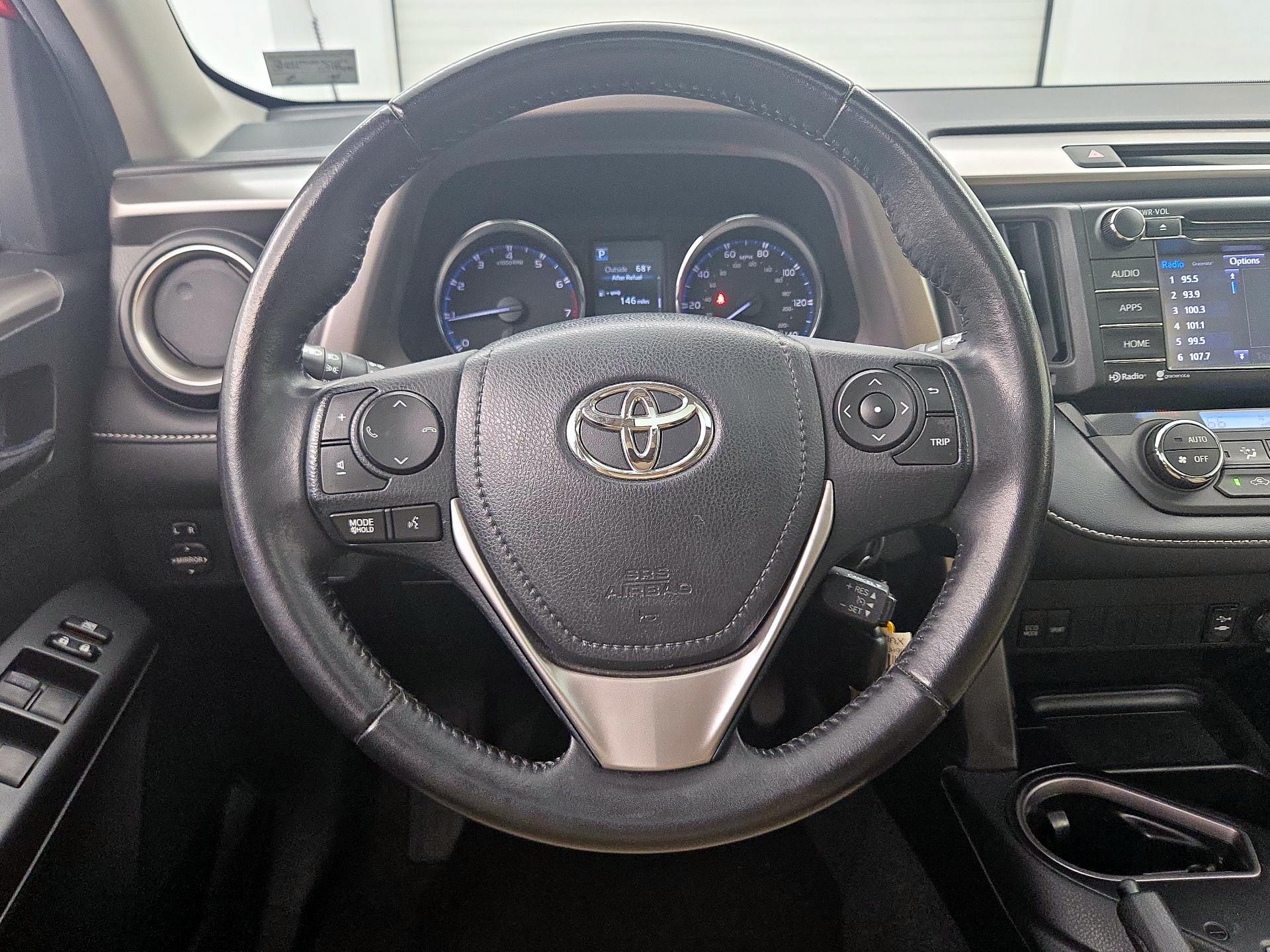 Thumbnail: 2016 Toyota RAV4 - 10