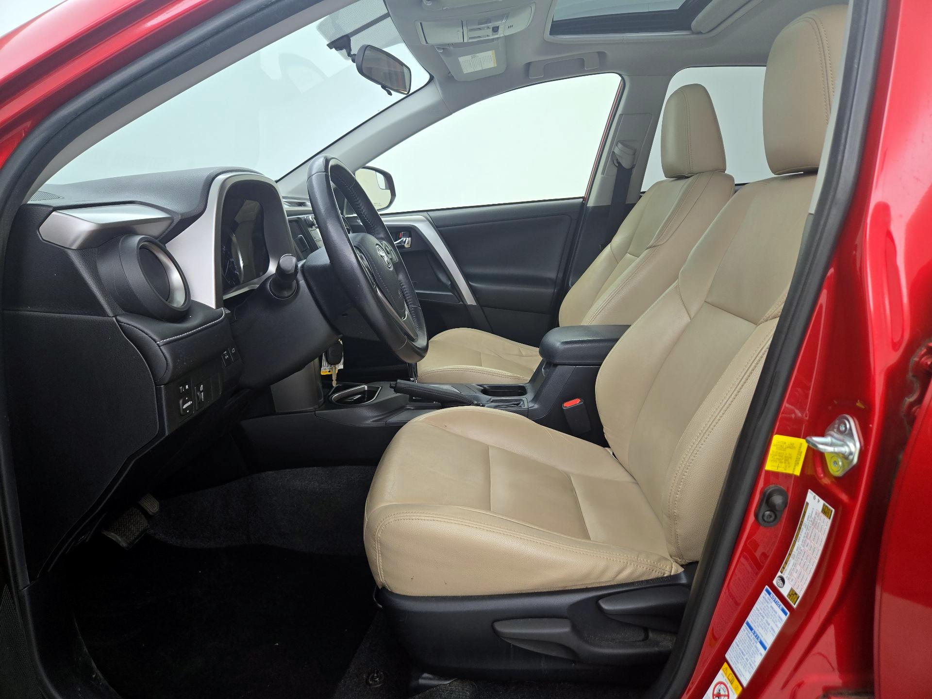 Thumbnail: 2016 Toyota RAV4 - 11