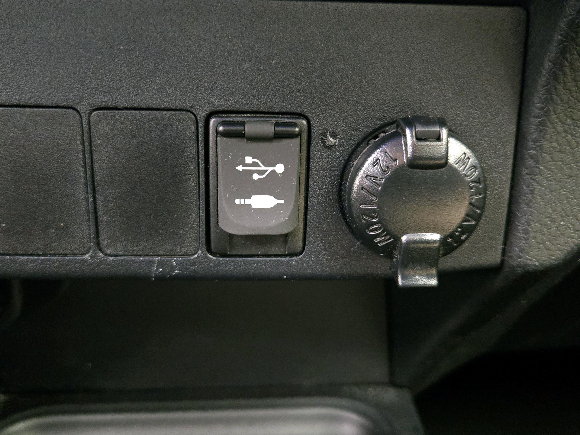 Thumbnail: 2016 Toyota RAV4 - 18