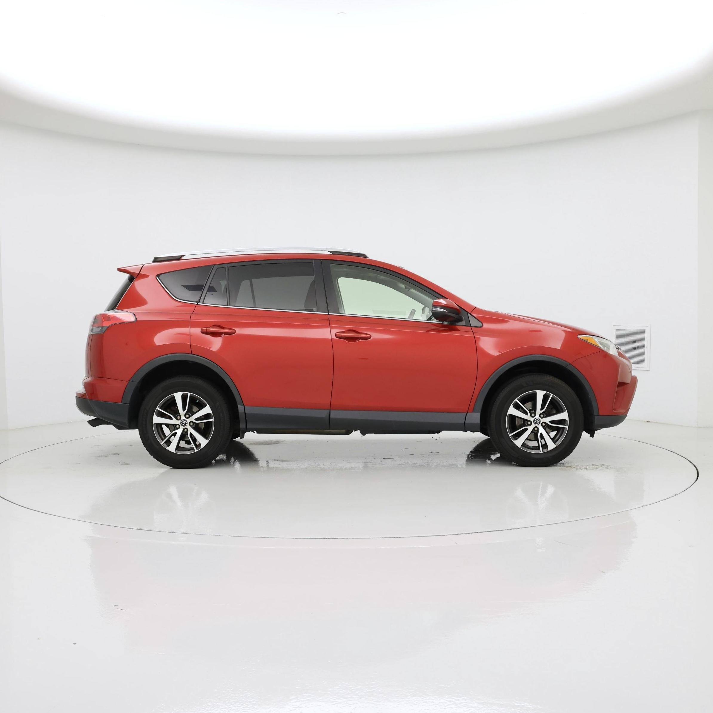 Thumbnail: 2016 Toyota RAV4 - 7