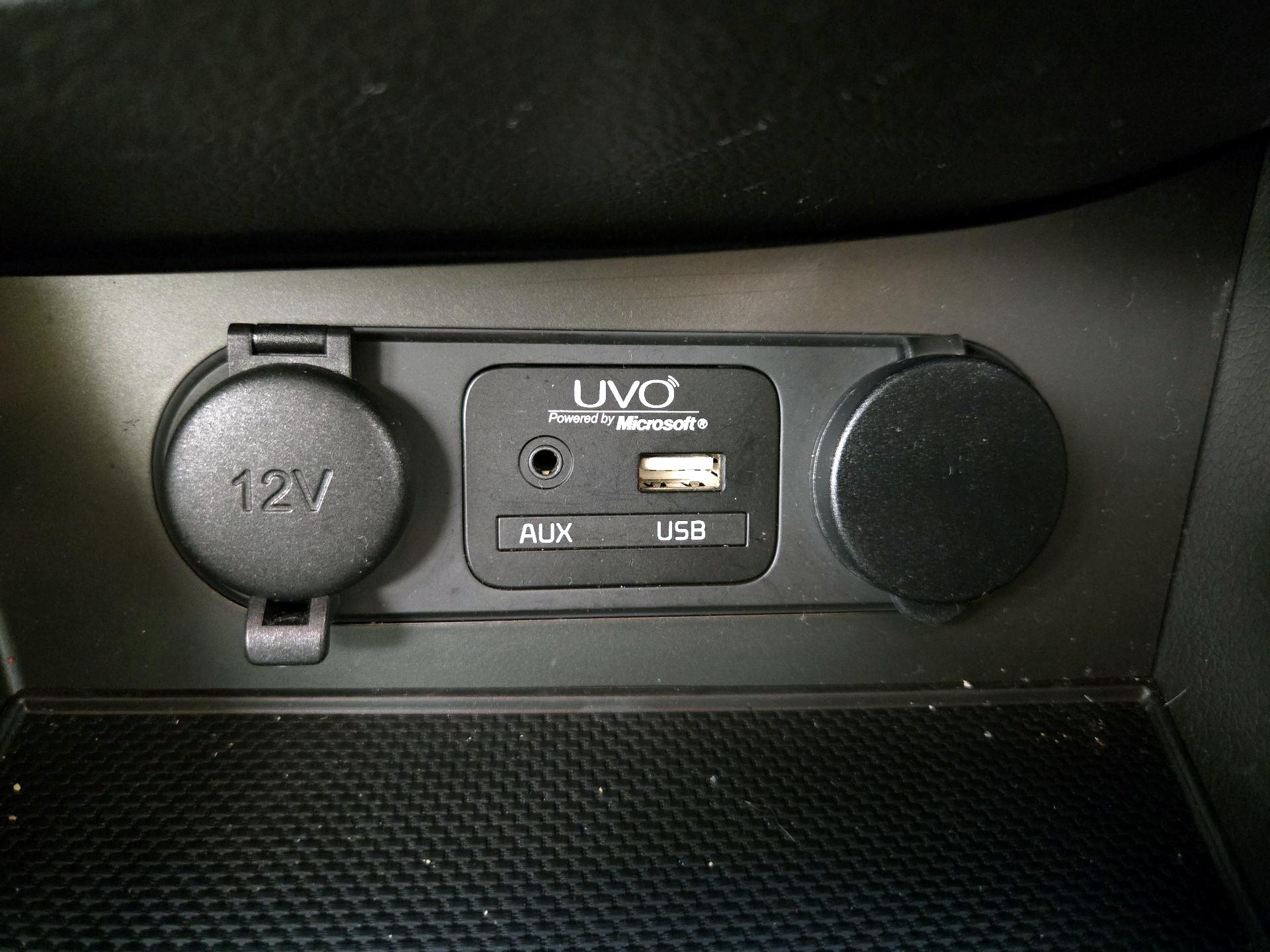 Thumbnail: 2015 Kia Optima - 18