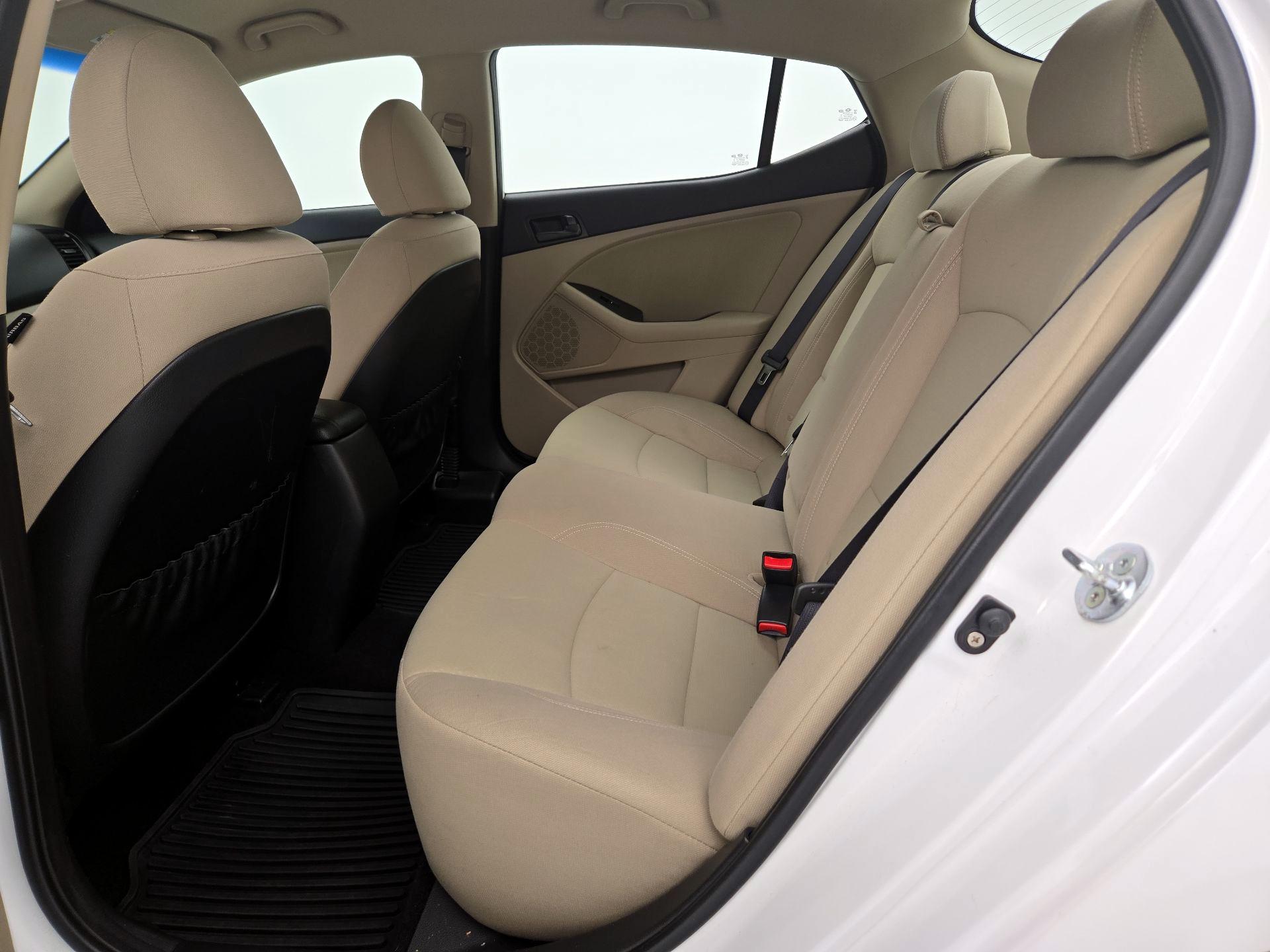 Thumbnail: 2015 Kia Optima - 19