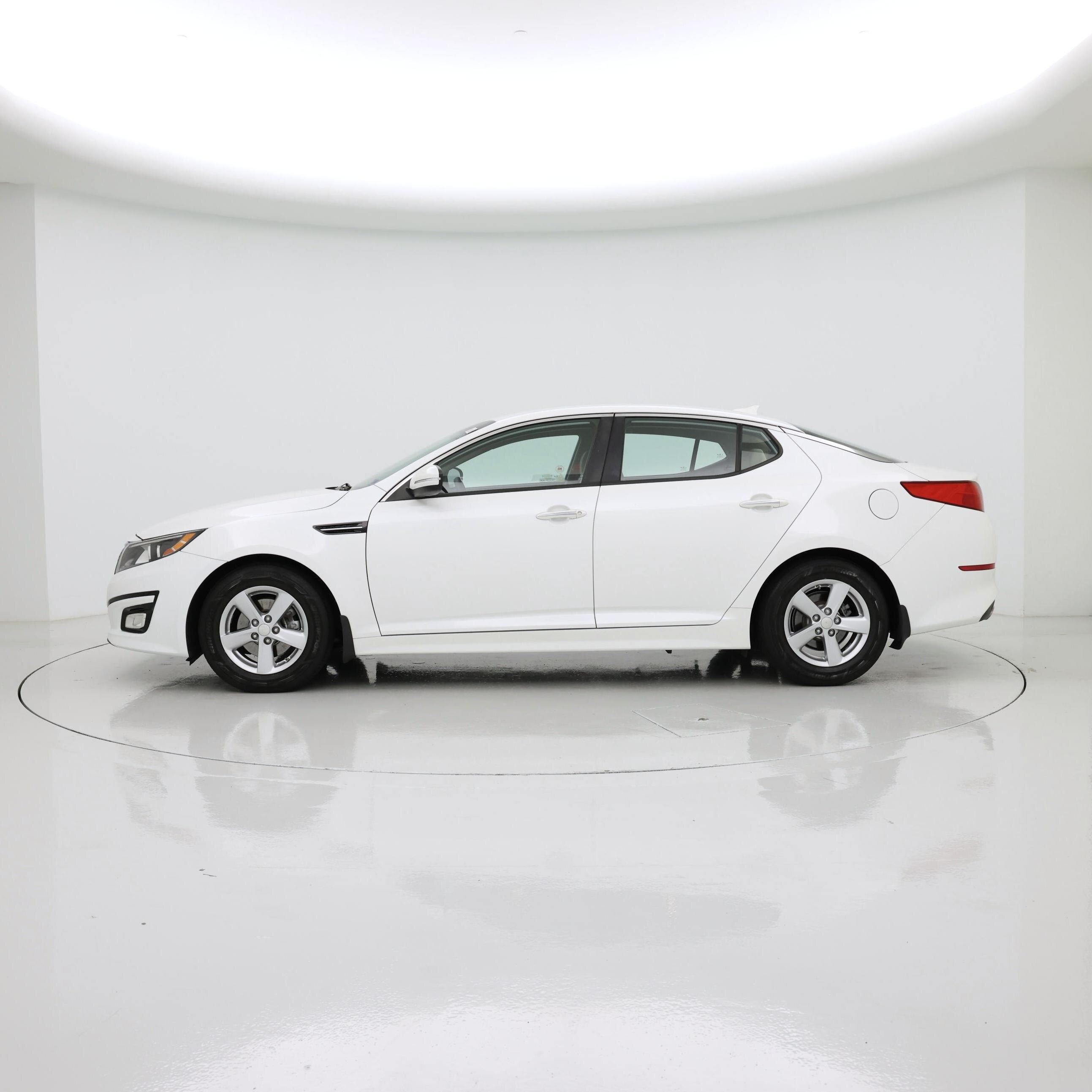 Thumbnail: 2015 Kia Optima - 3