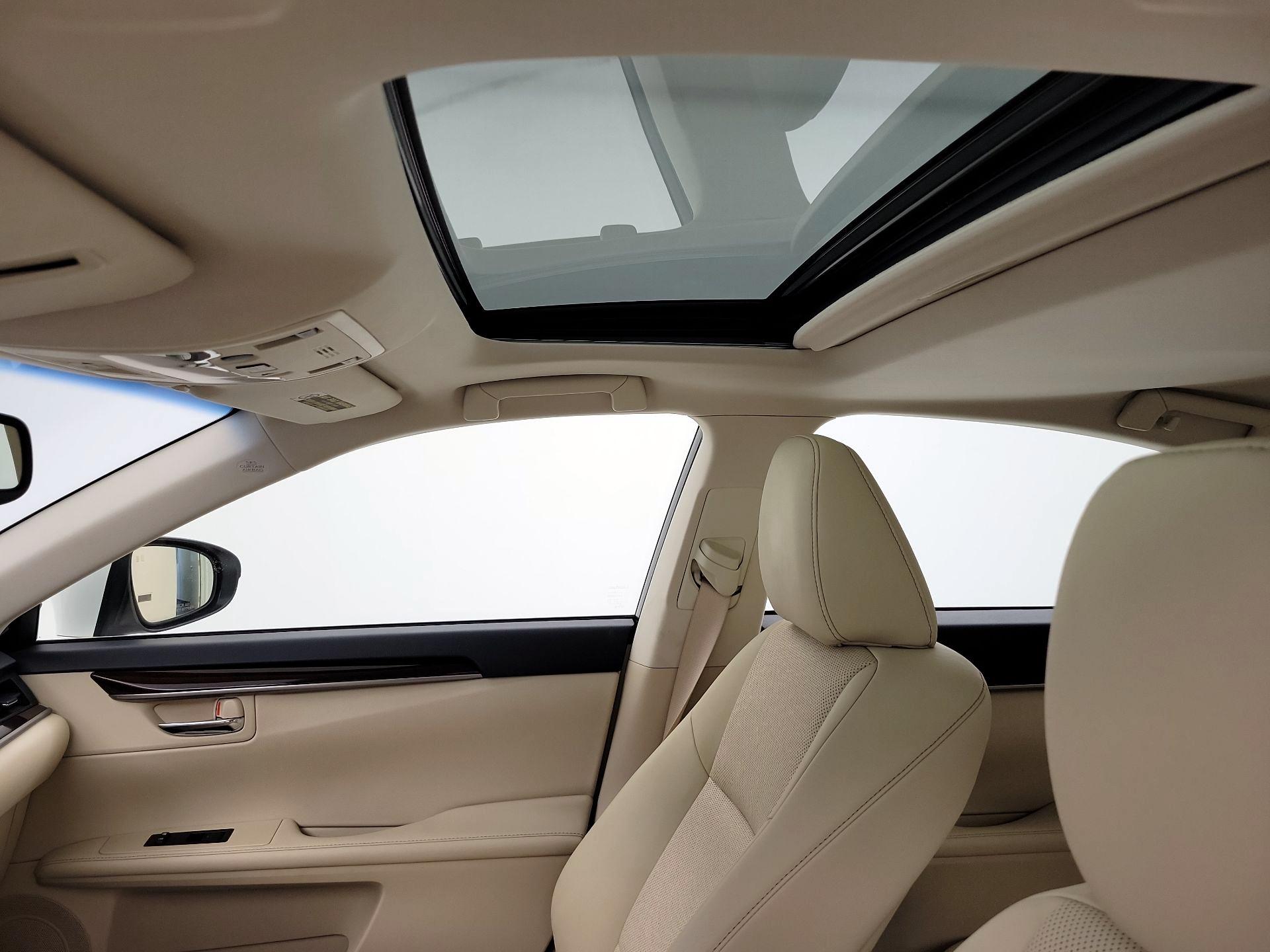 Thumbnail: 2015 Lexus ES - 20