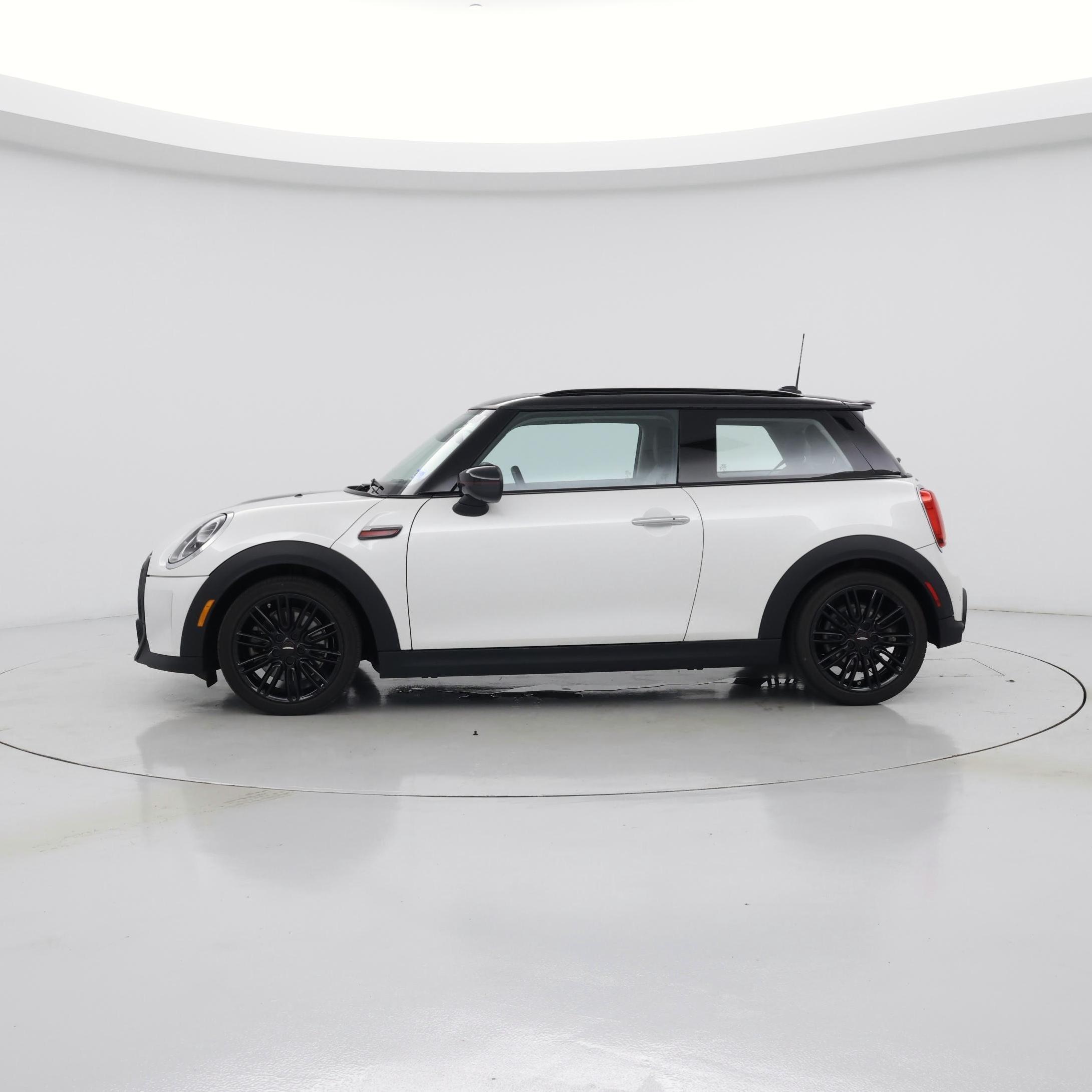 Thumbnail: 2023 MINI Cooper Hardtop - 3