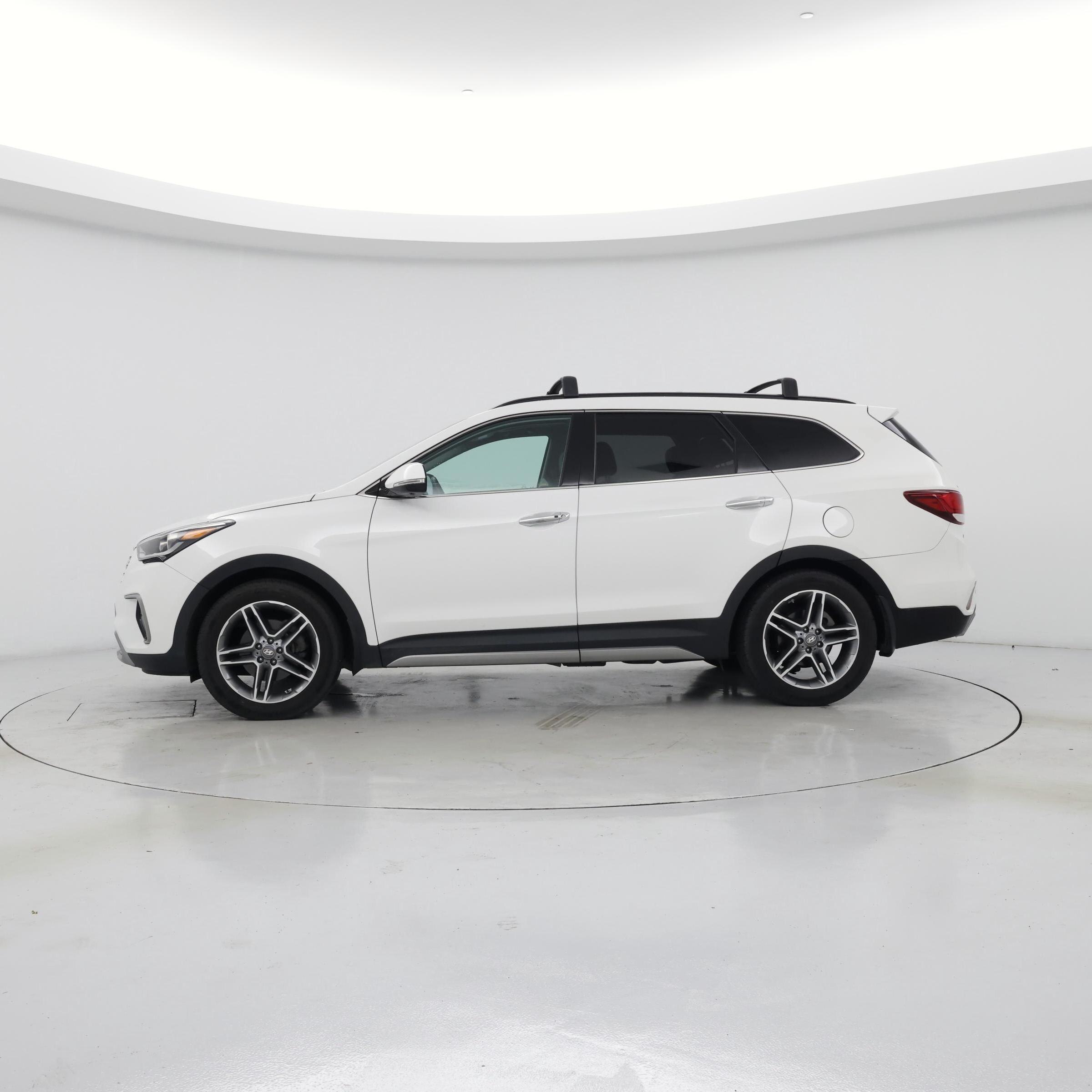 Thumbnail: 2017 Hyundai Santa Fe - 3