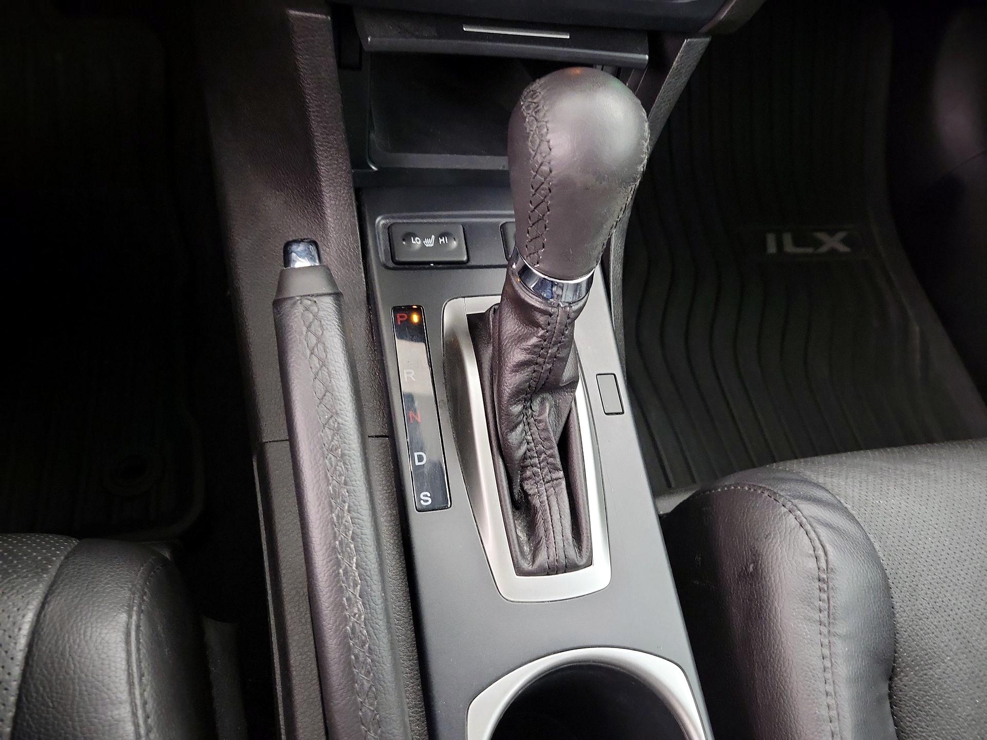Thumbnail: 2017 Acura ILX - 17