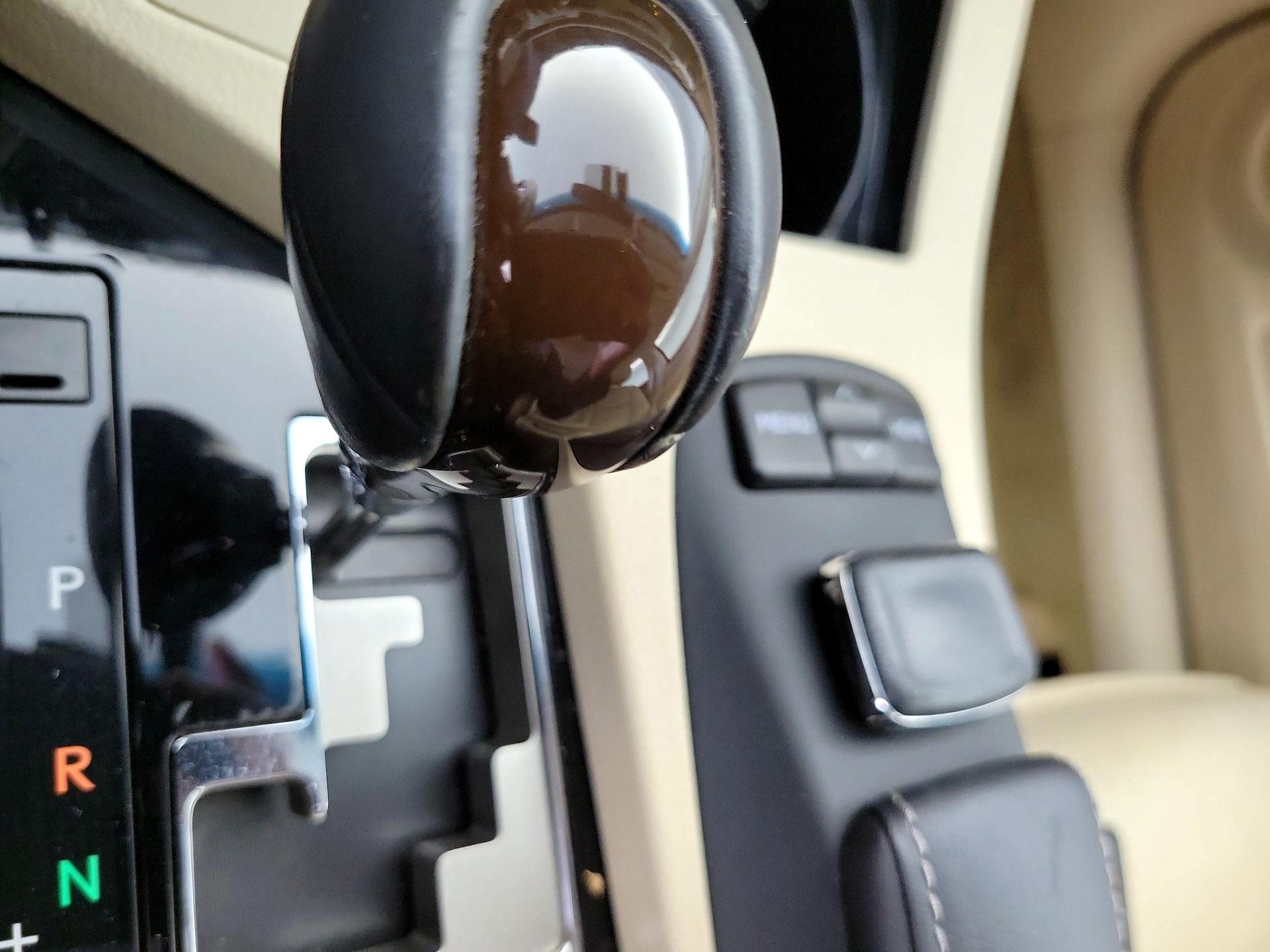 Thumbnail: 2015 Lexus ES - 17