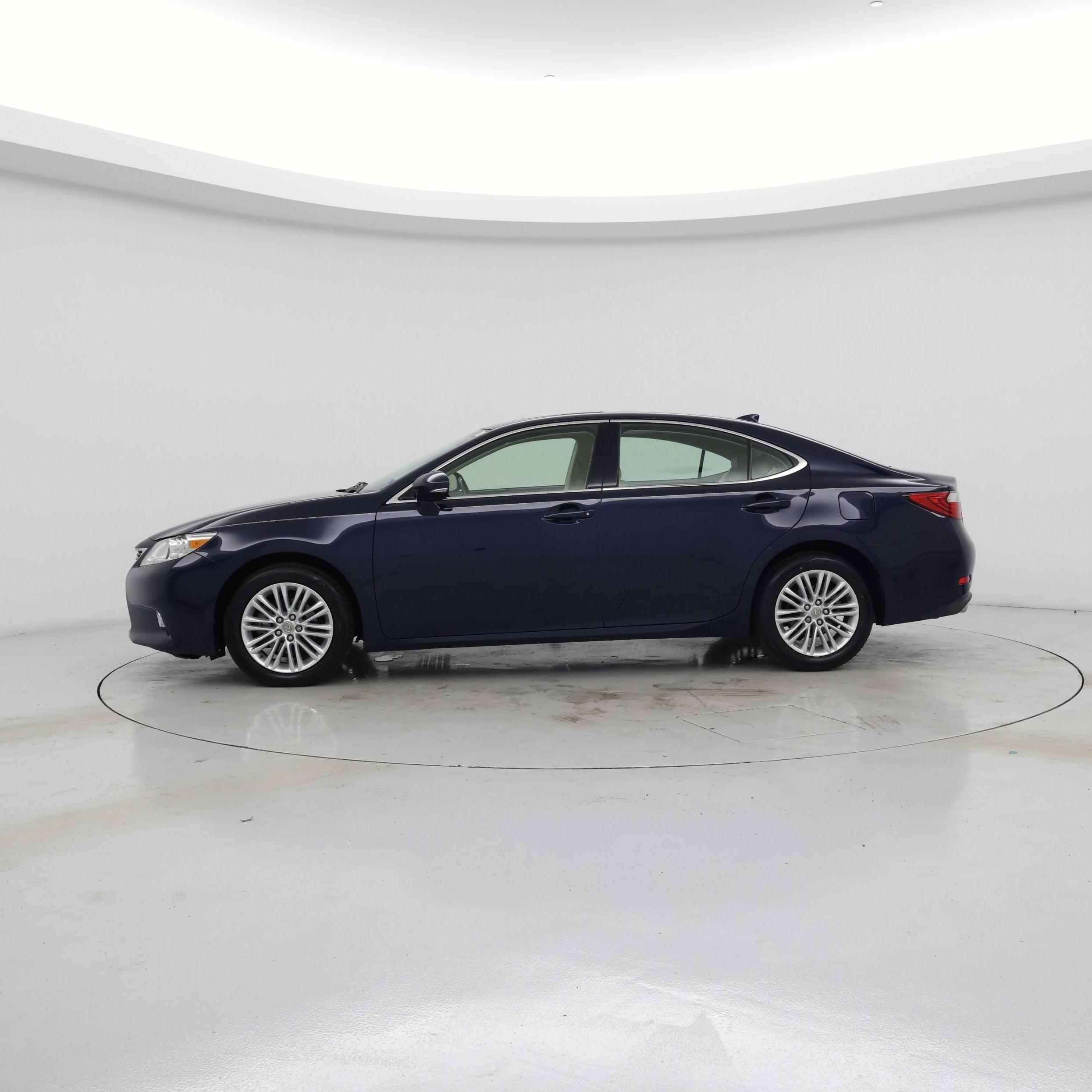 Thumbnail: 2015 Lexus ES - 3