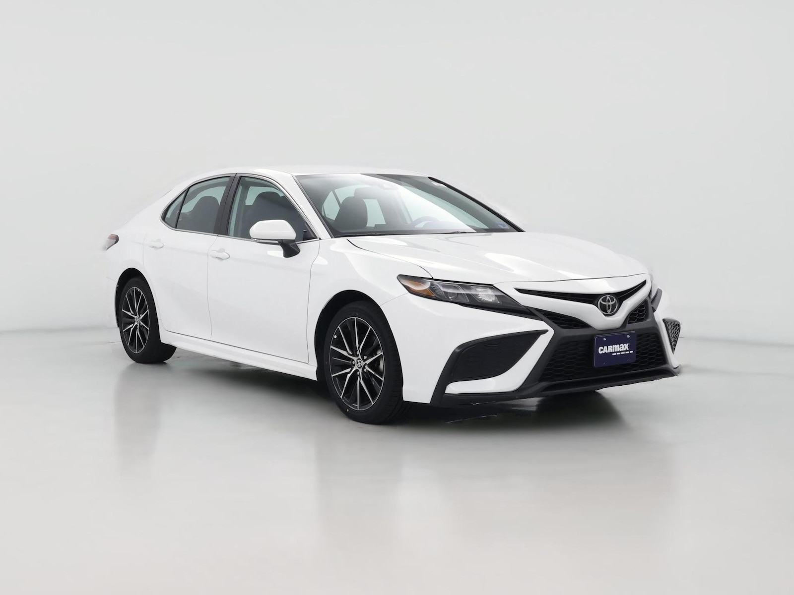 2024 Toyota Camry SE - Photo 1