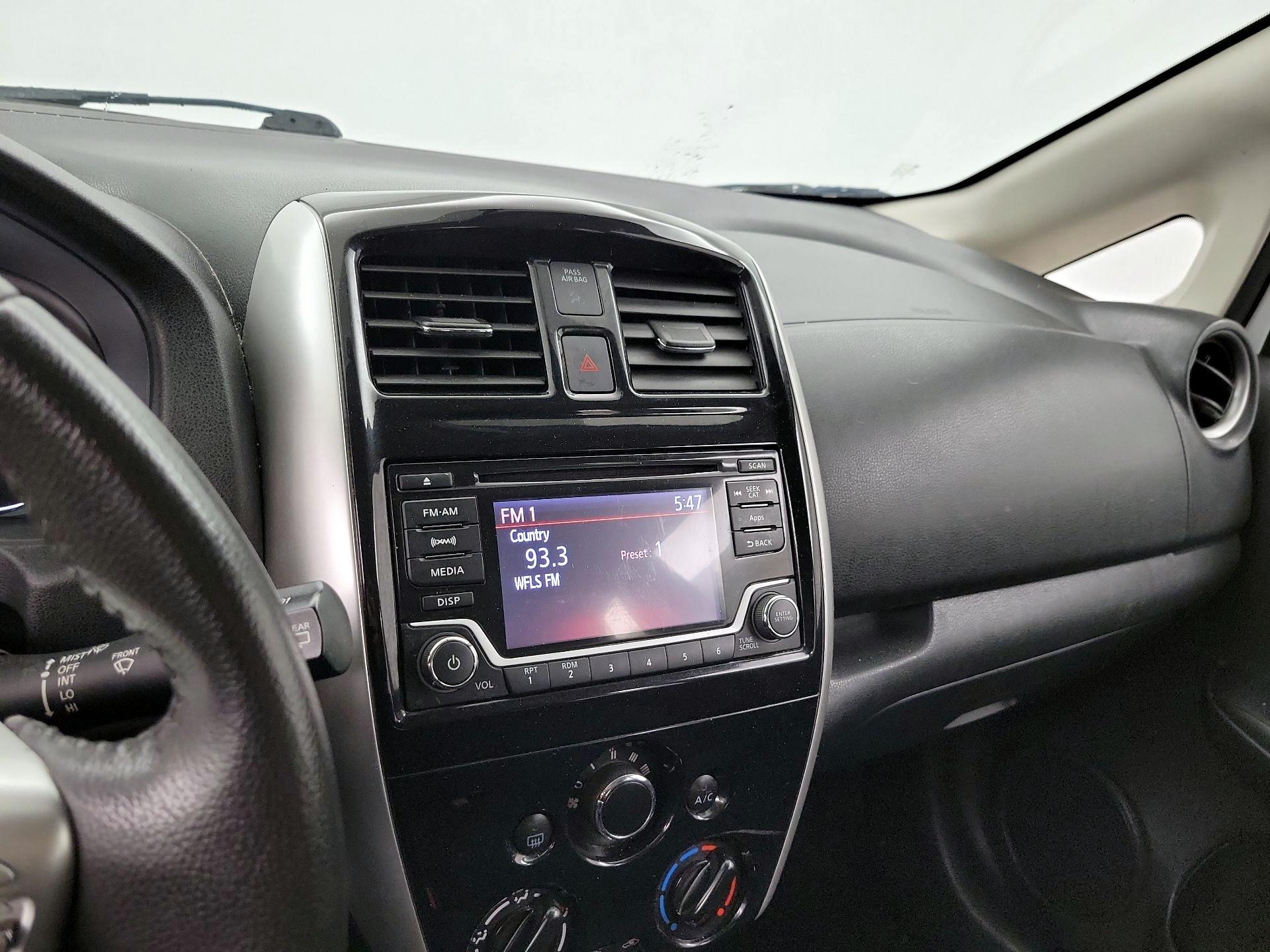 Thumbnail: 2016 Nissan Versa Note - 15