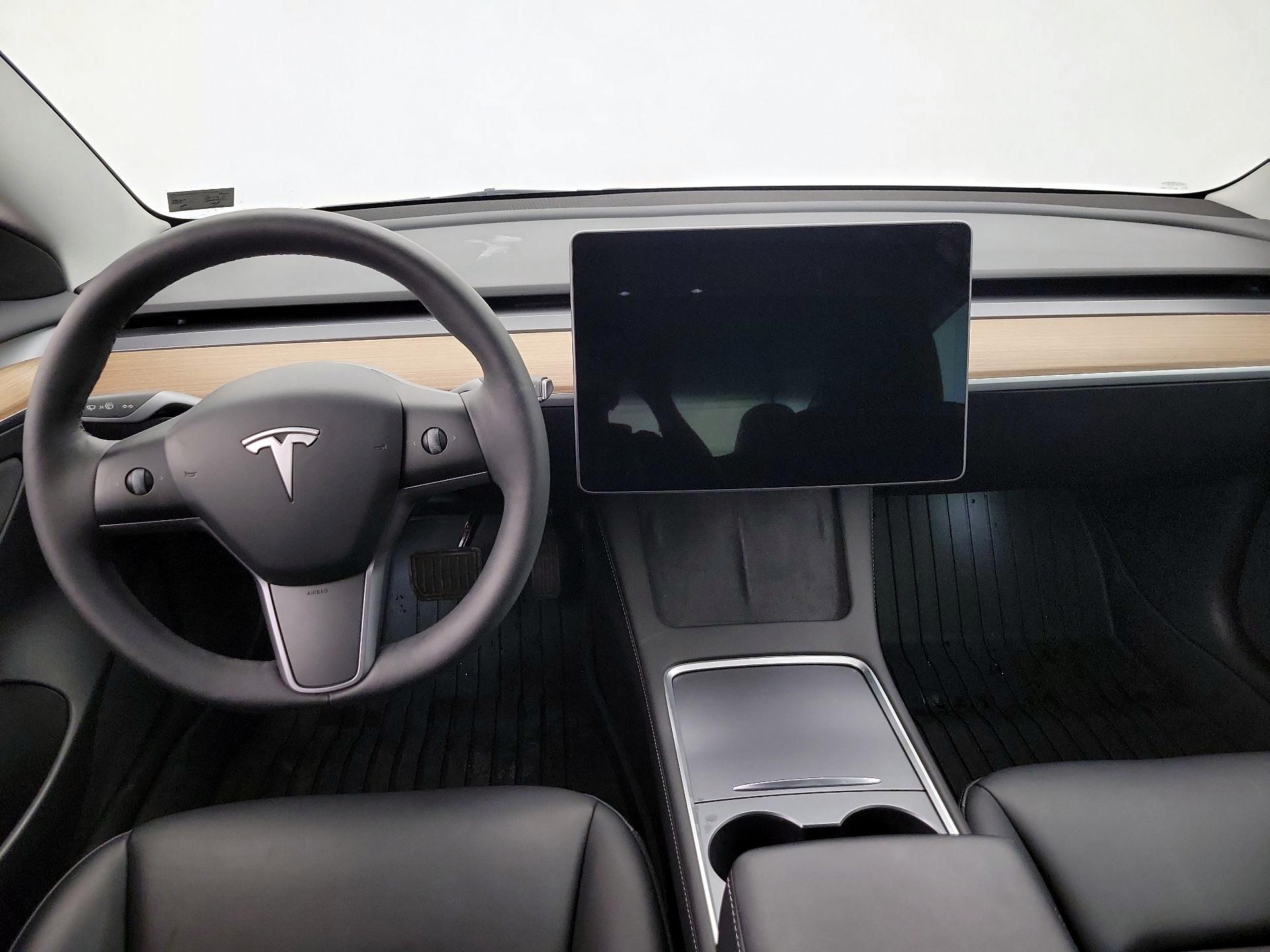 Thumbnail: 2023 Tesla Model 3 - 9