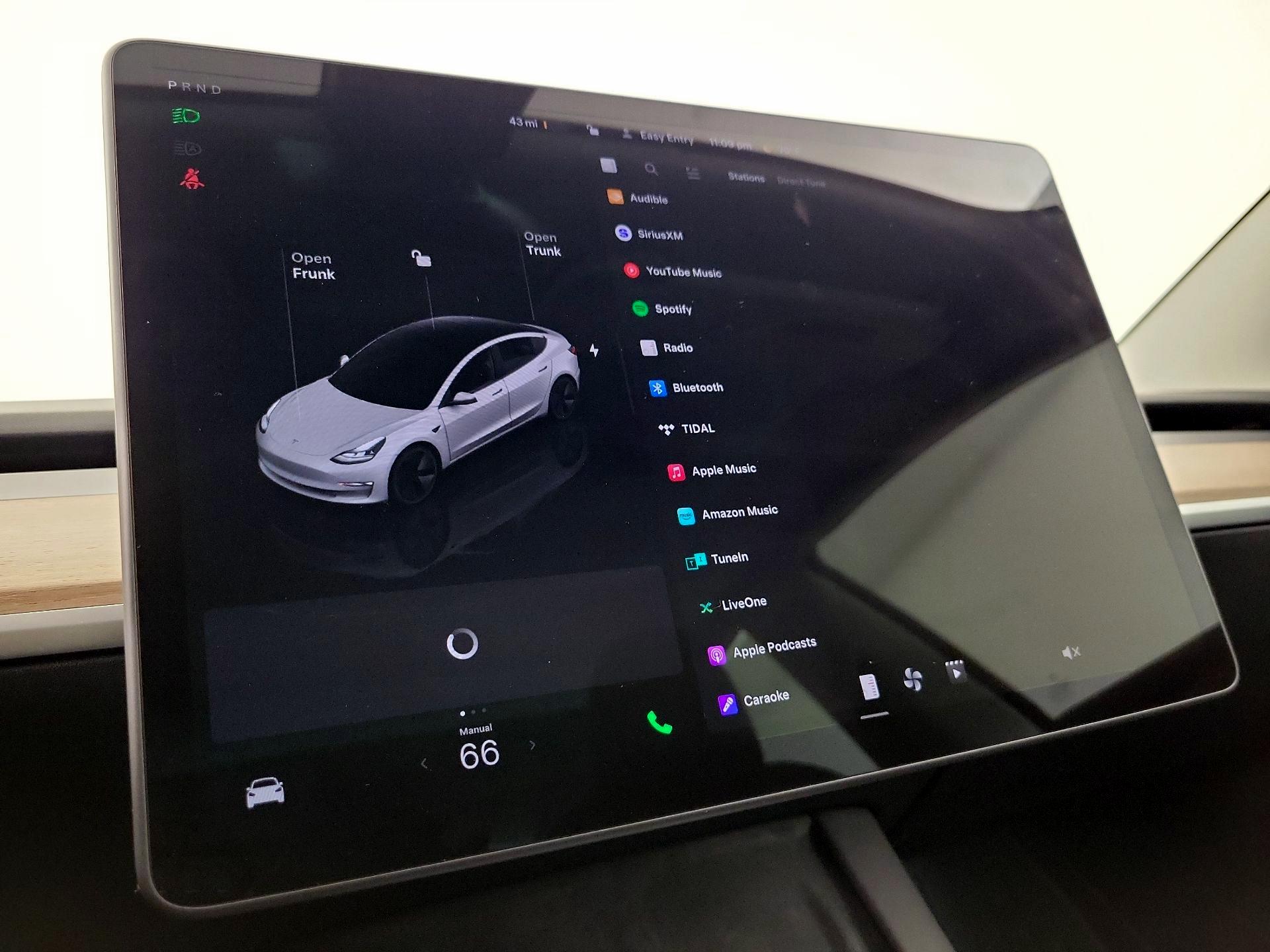 Thumbnail: 2023 Tesla Model 3 - 15