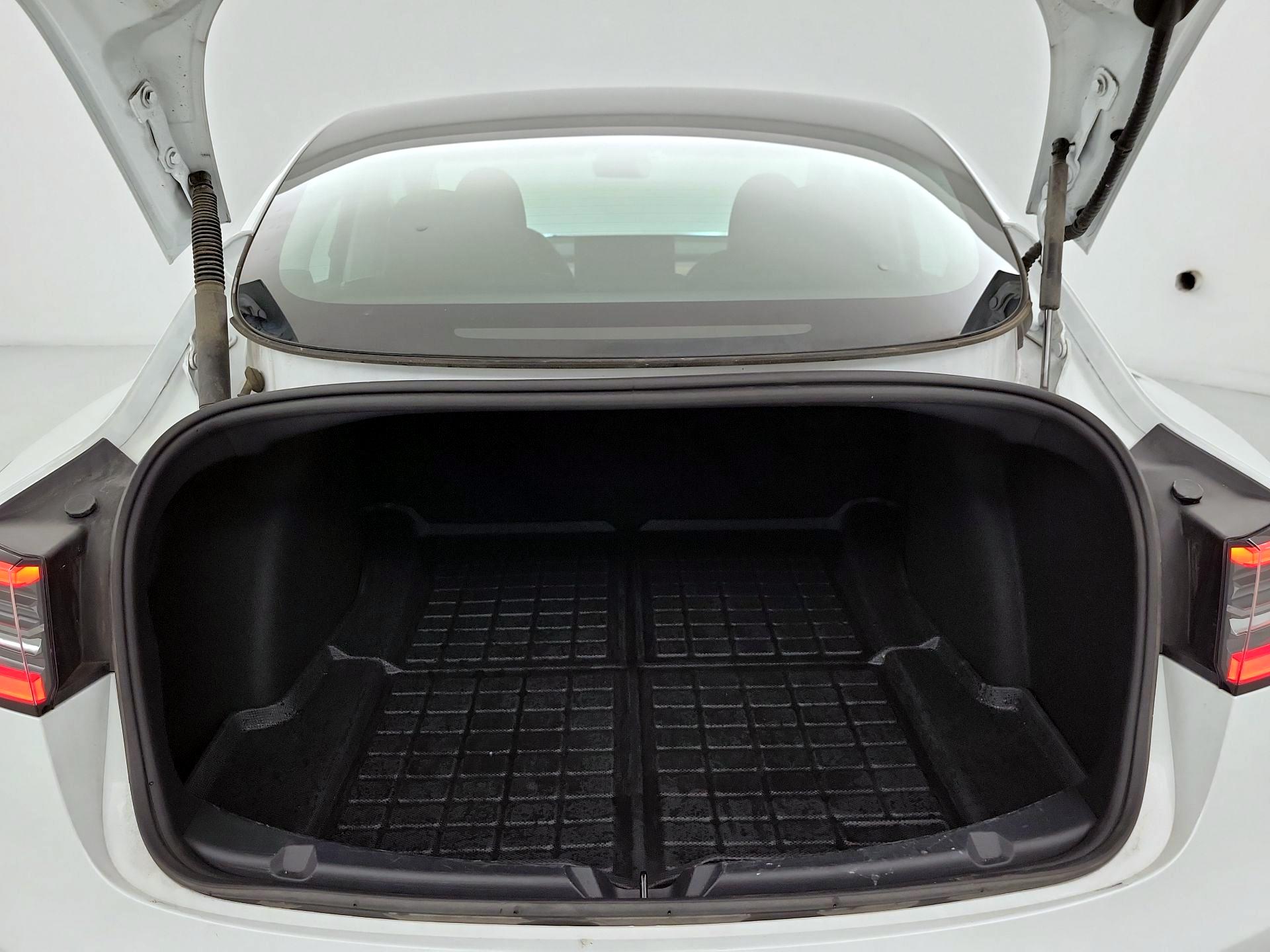Thumbnail: 2023 Tesla Model 3 - 20