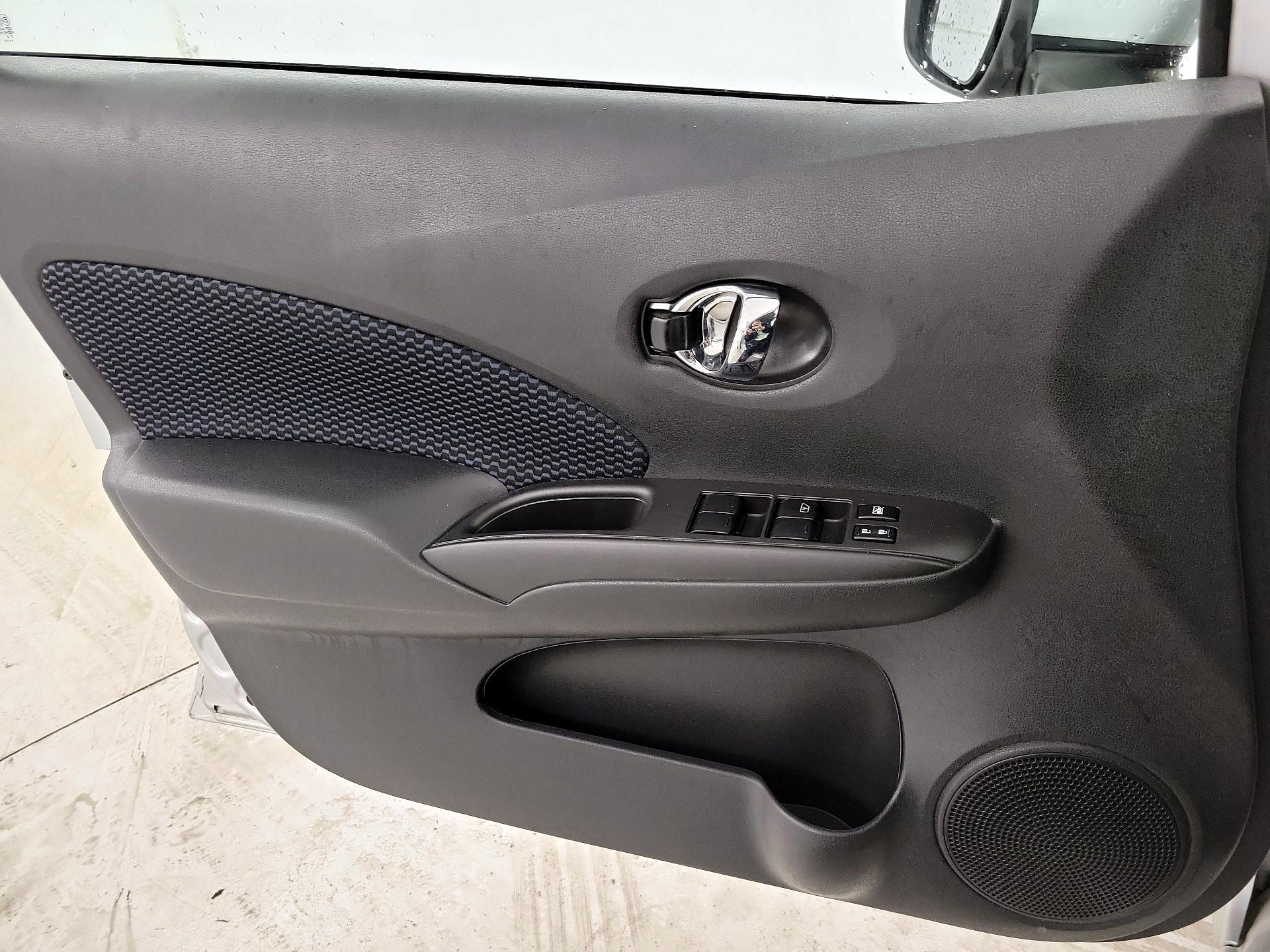 Thumbnail: 2015 Nissan Versa Note - 12