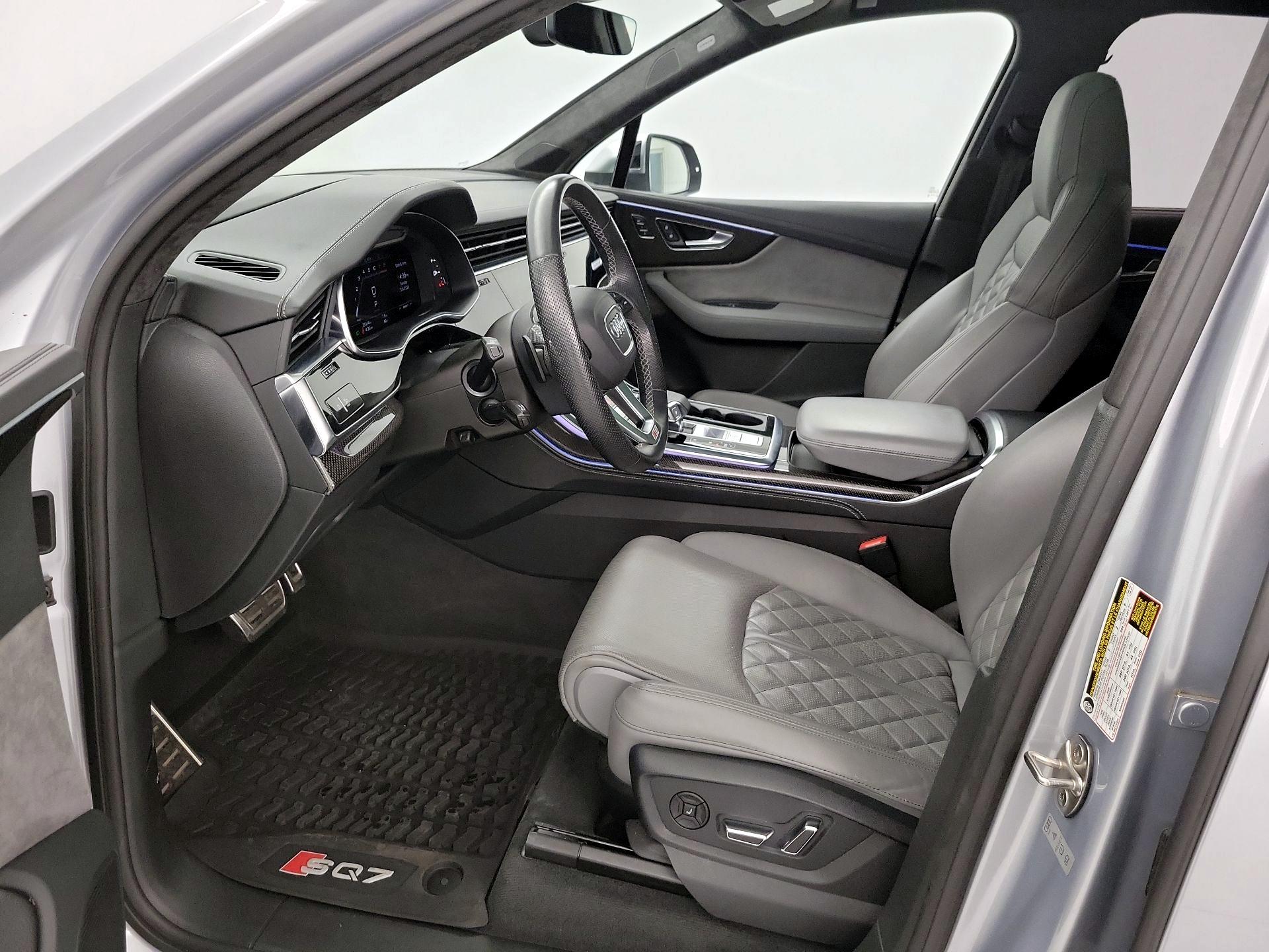 Thumbnail: 2022 Audi SQ7 - 11