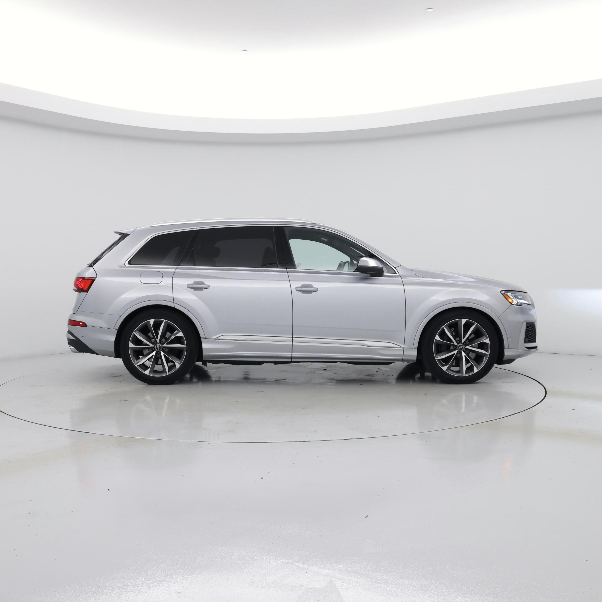 Thumbnail: 2022 Audi SQ7 - 7