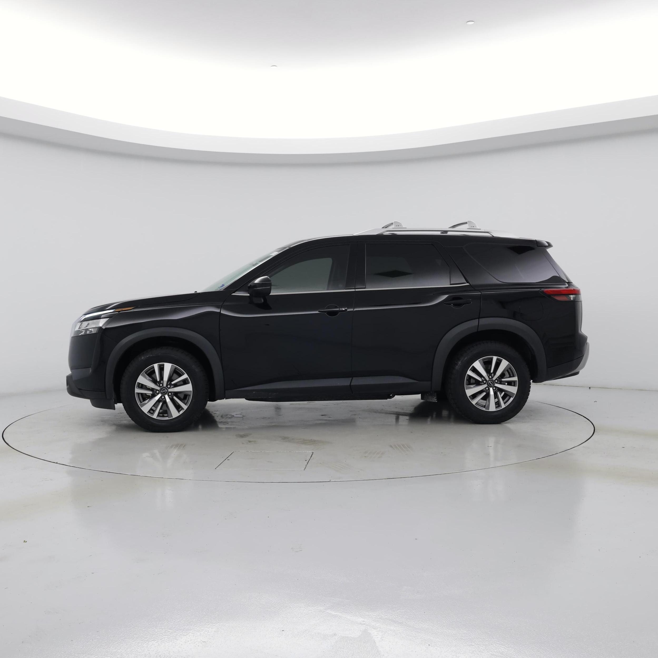 Thumbnail: 2023 Nissan Pathfinder - 3