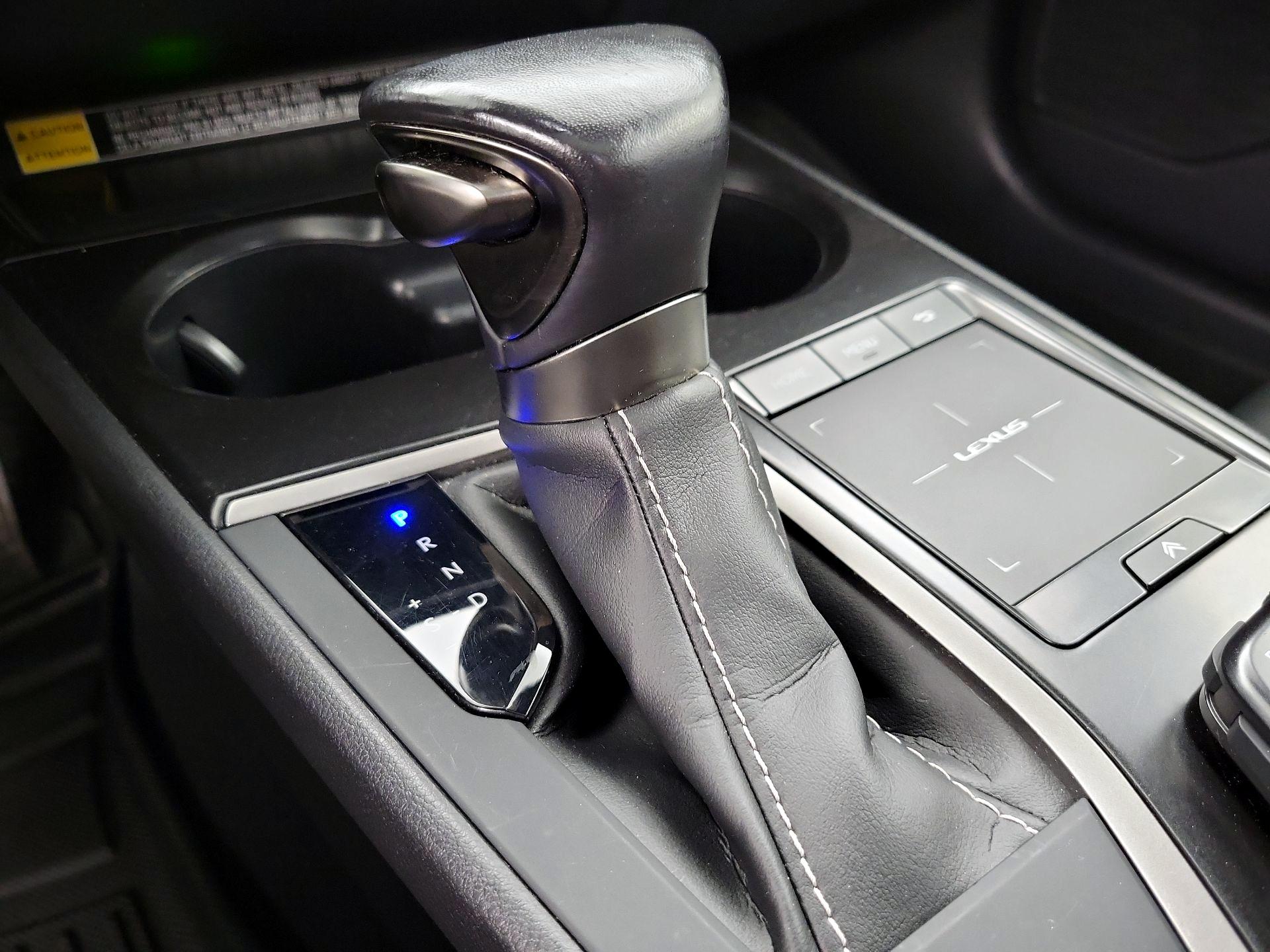 Thumbnail: 2021 Lexus UX - 17