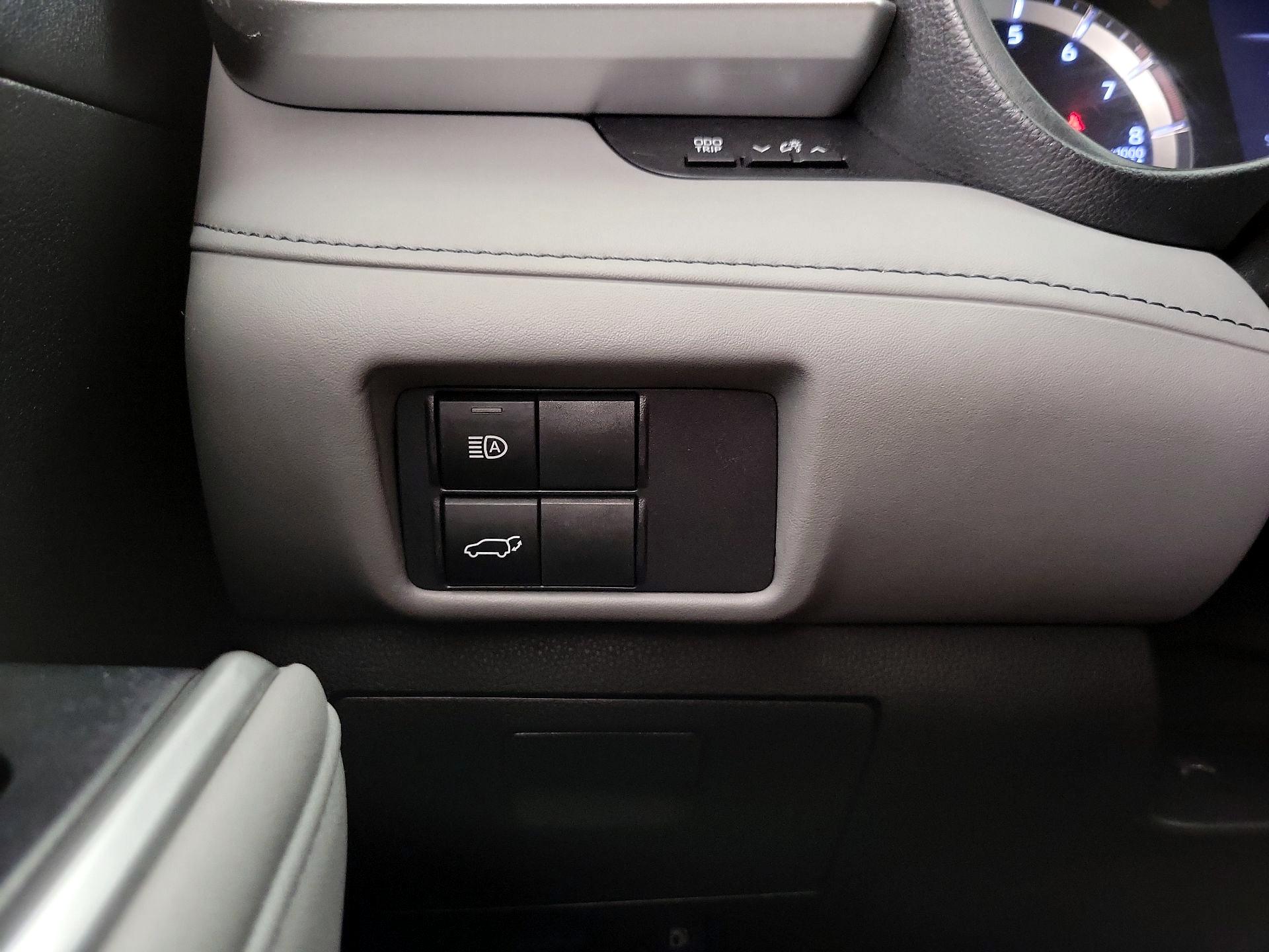 Thumbnail: 2021 Toyota Highlander - 13