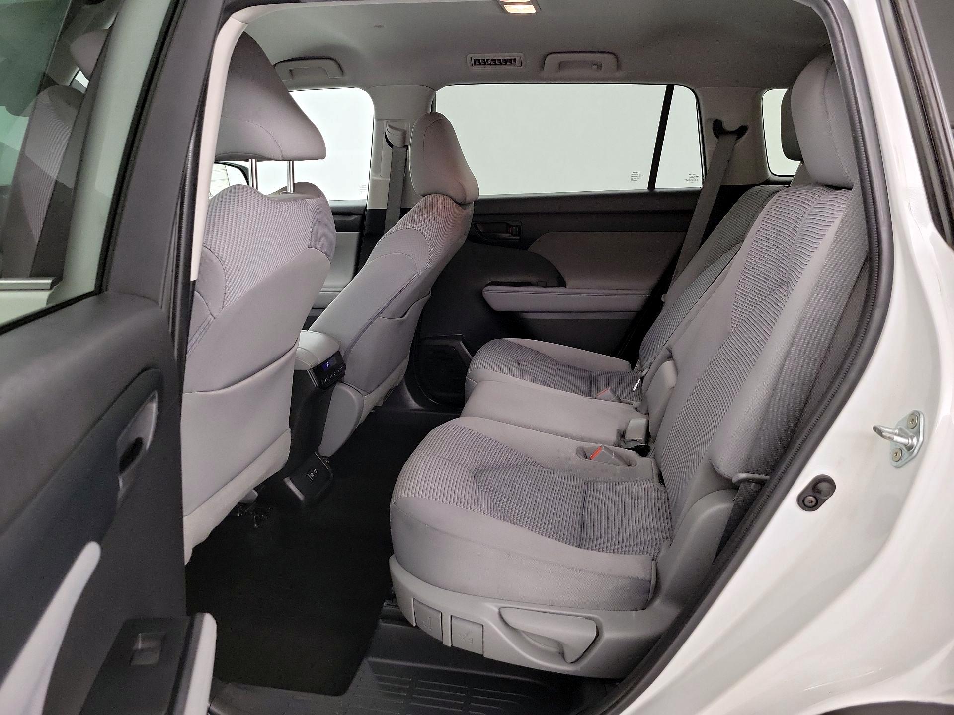 Thumbnail: 2021 Toyota Highlander - 19
