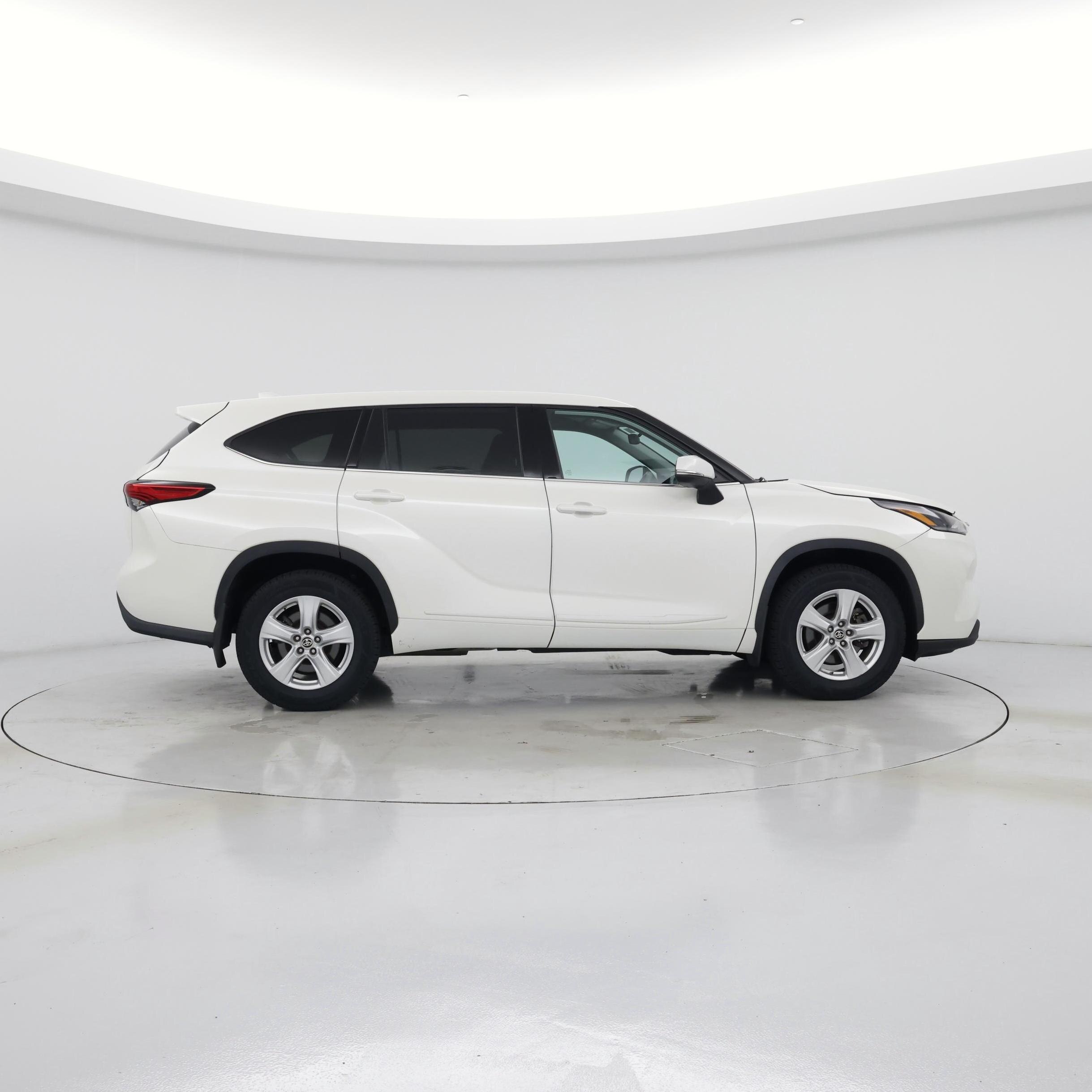Thumbnail: 2021 Toyota Highlander - 7