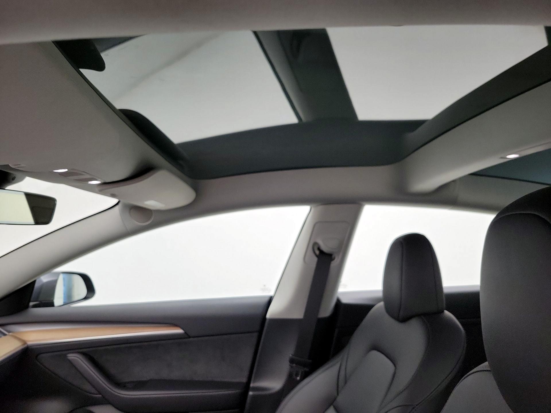 Thumbnail: 2023 Tesla Model 3 - 19