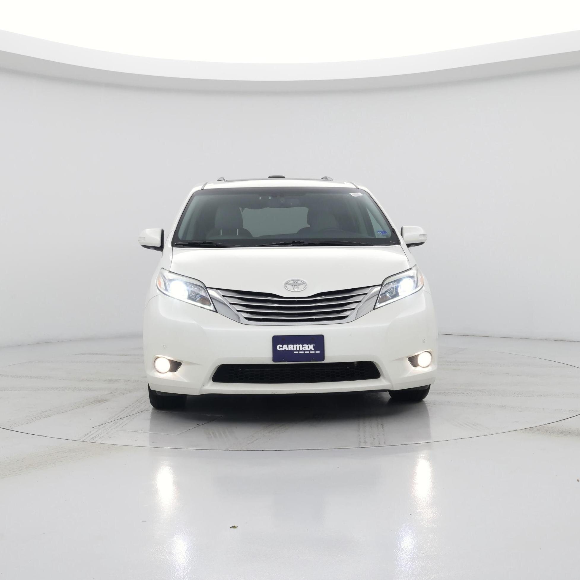 Thumbnail: 2017 Toyota Sienna - 5